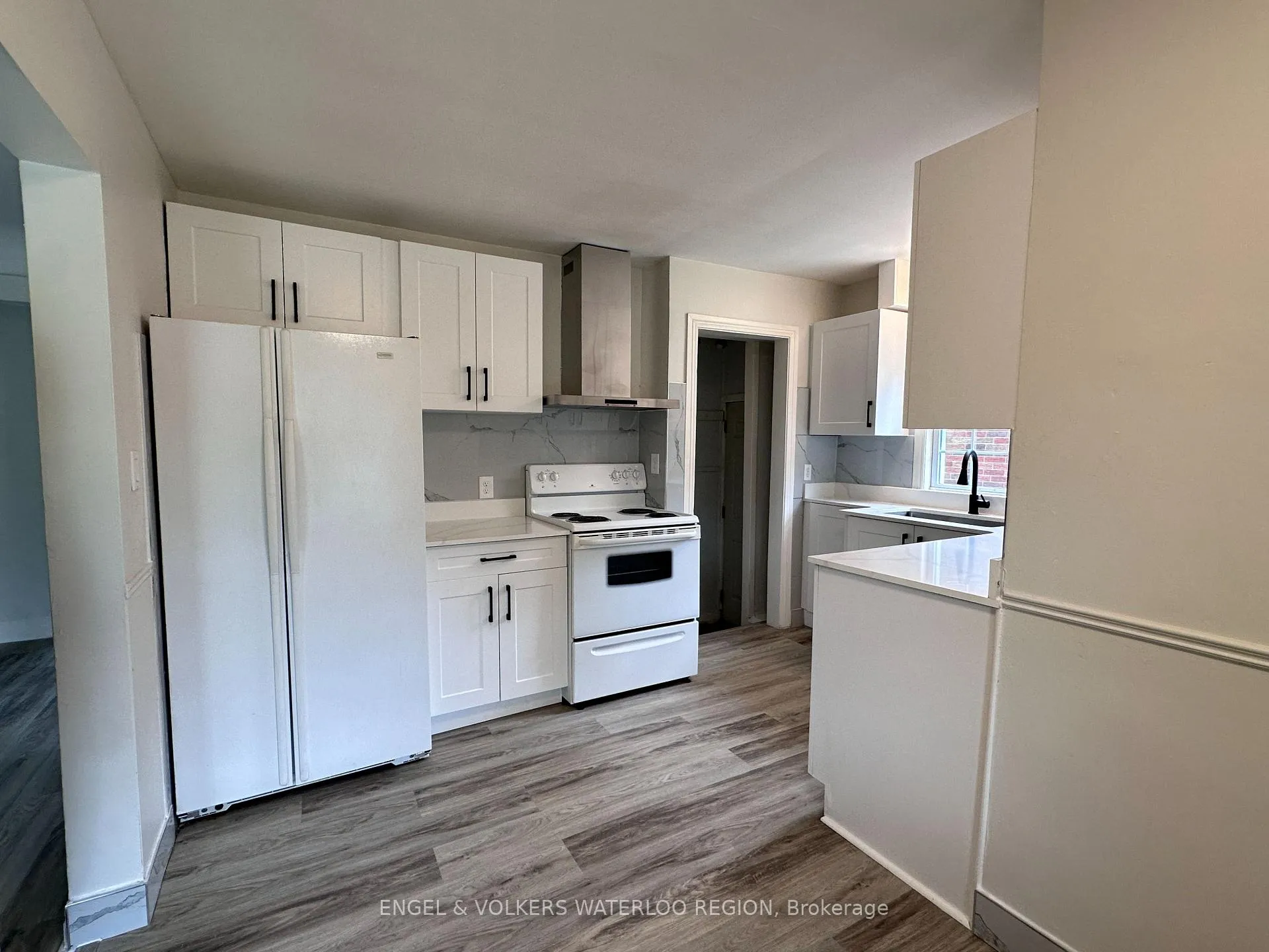 Photo 5 of 738 Randolph Avenue, Windsor, Windsor University District — HOMEH