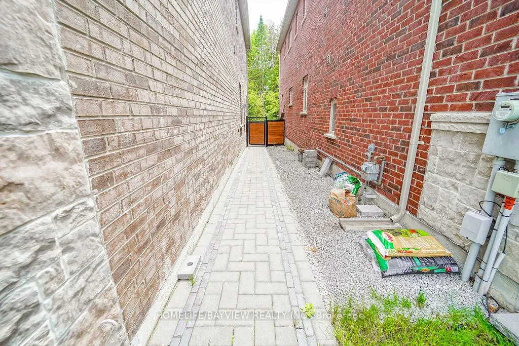 Photo 9 of 91 Marbrook Street, Richmond Hill, Mill Pond — HOMEH