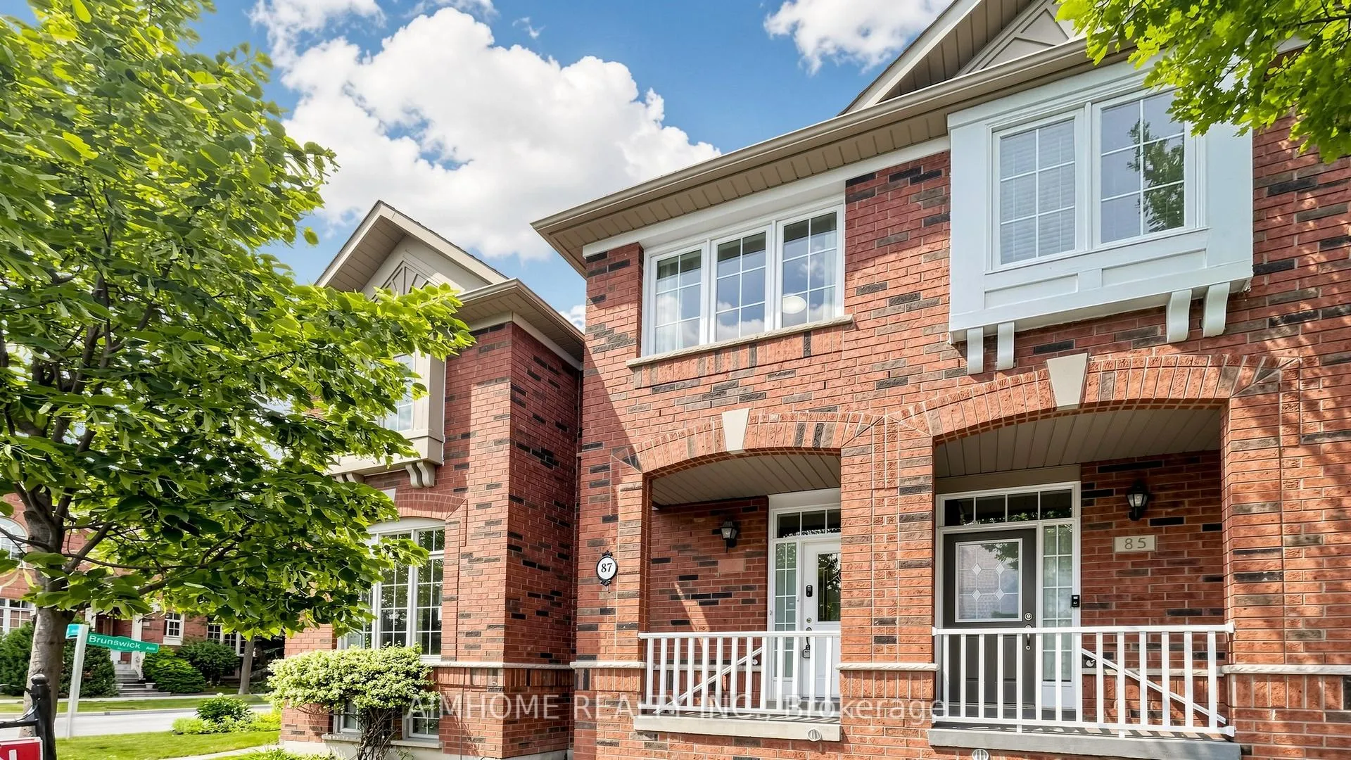 Photo 2 of 87 Bur Oak Avenue, Markham, Berczy — HOMEH