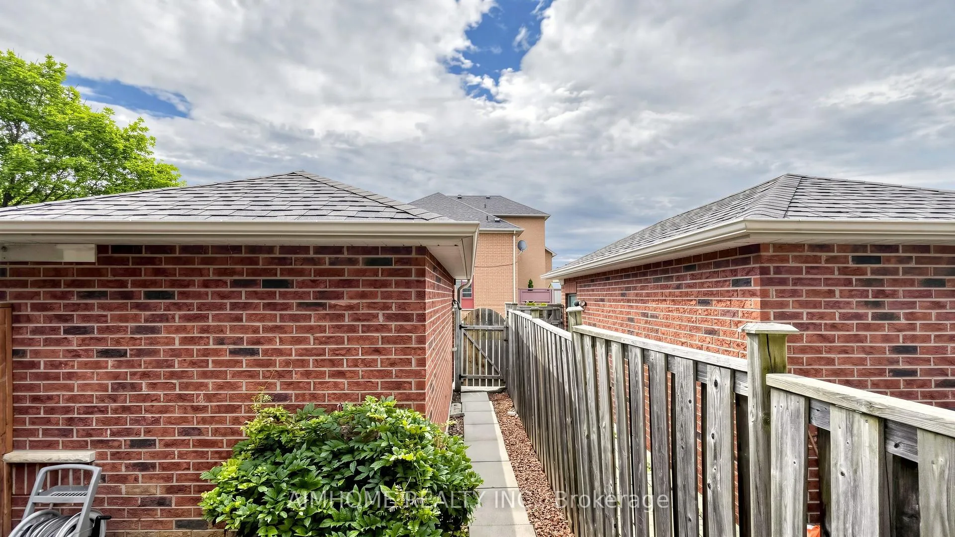 Photo 44 of 87 Bur Oak Avenue, Markham, Berczy — HOMEH