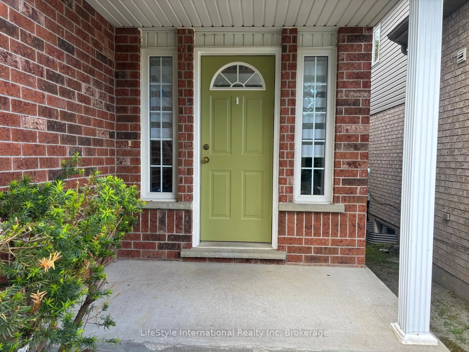 Photo 4 of 41 Camm Crescent, Guelph, Pineridge/Westminster Woods — HOMEH