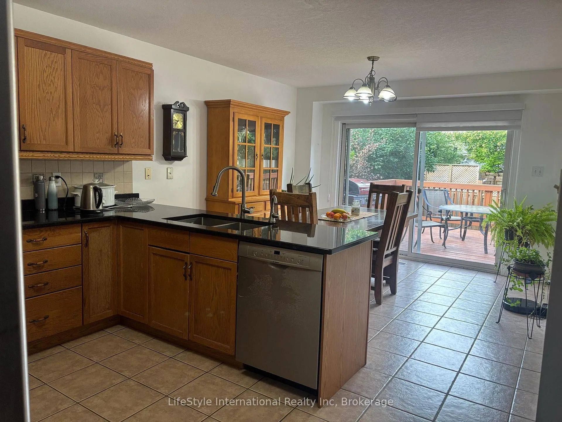 Photo 7 of 41 Camm Crescent, Guelph, Pineridge/Westminster Woods — HOMEH