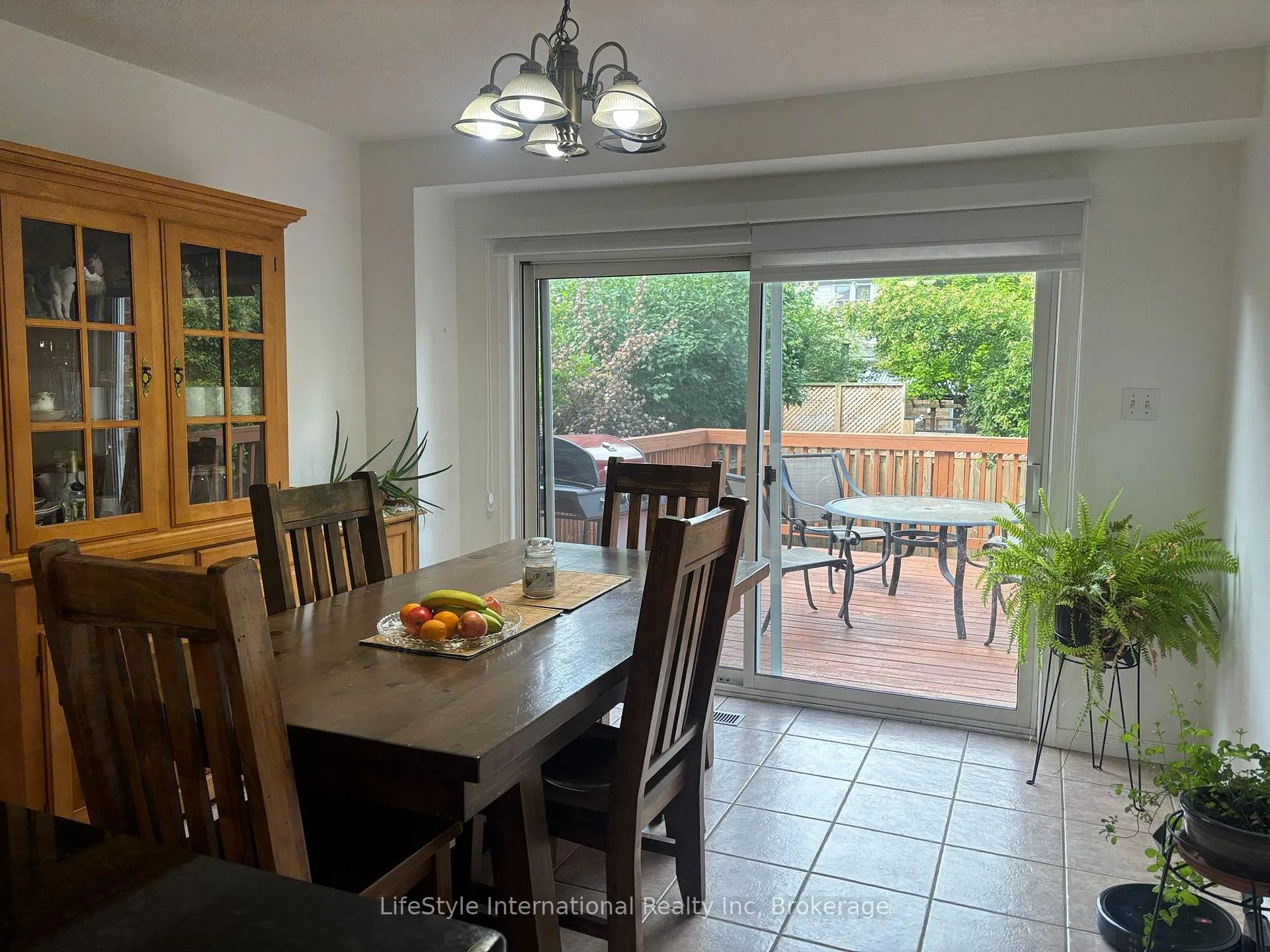 Photo 9 of 41 Camm Crescent, Guelph, Pineridge/Westminster Woods — HOMEH