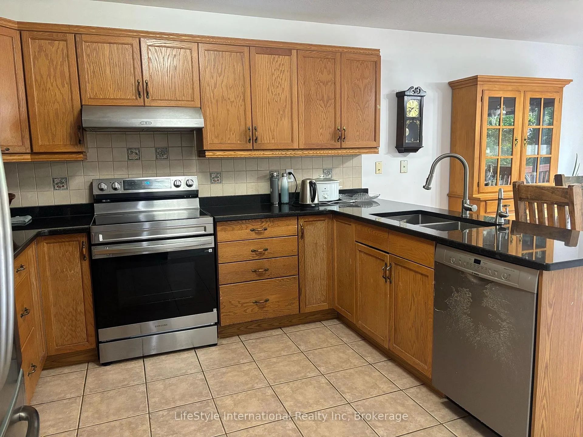 Photo 10 of 41 Camm Crescent, Guelph, Pineridge/Westminster Woods — HOMEH