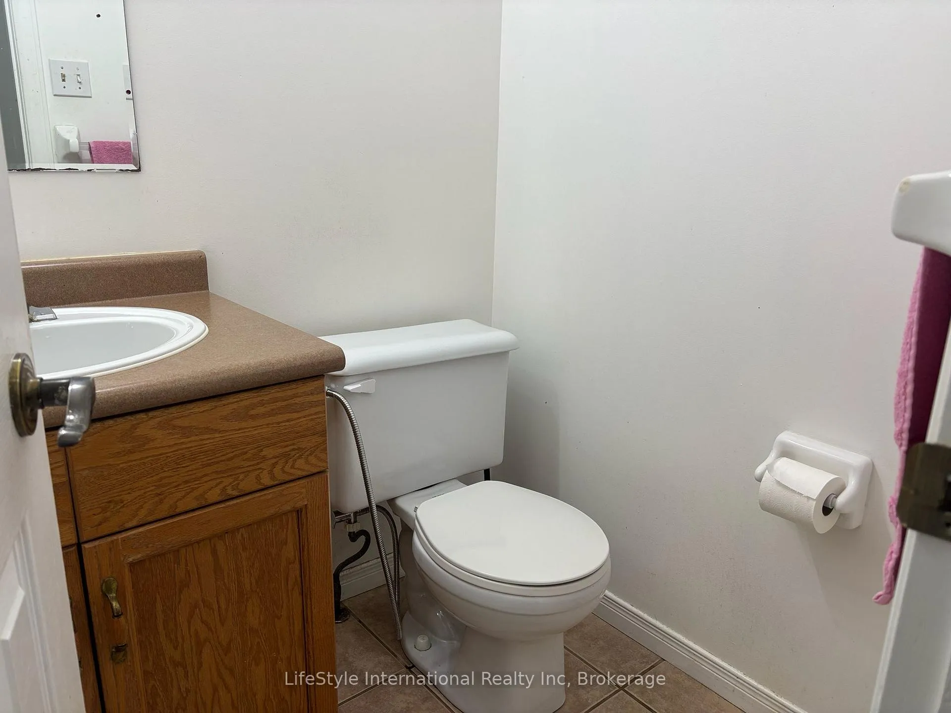Photo 11 of 41 Camm Crescent, Guelph, Pineridge/Westminster Woods — HOMEH
