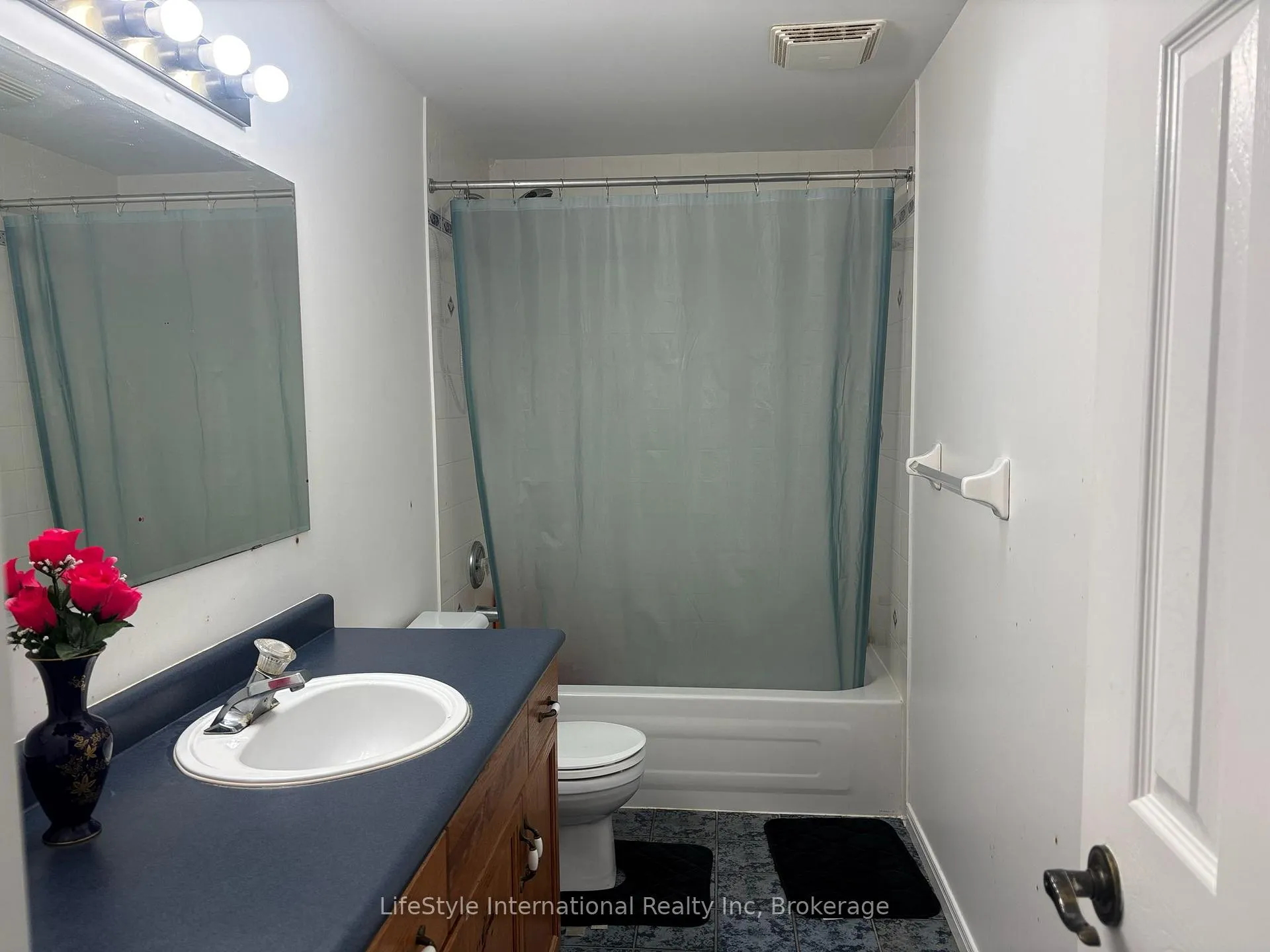 Photo 17 of 41 Camm Crescent, Guelph, Pineridge/Westminster Woods — HOMEH
