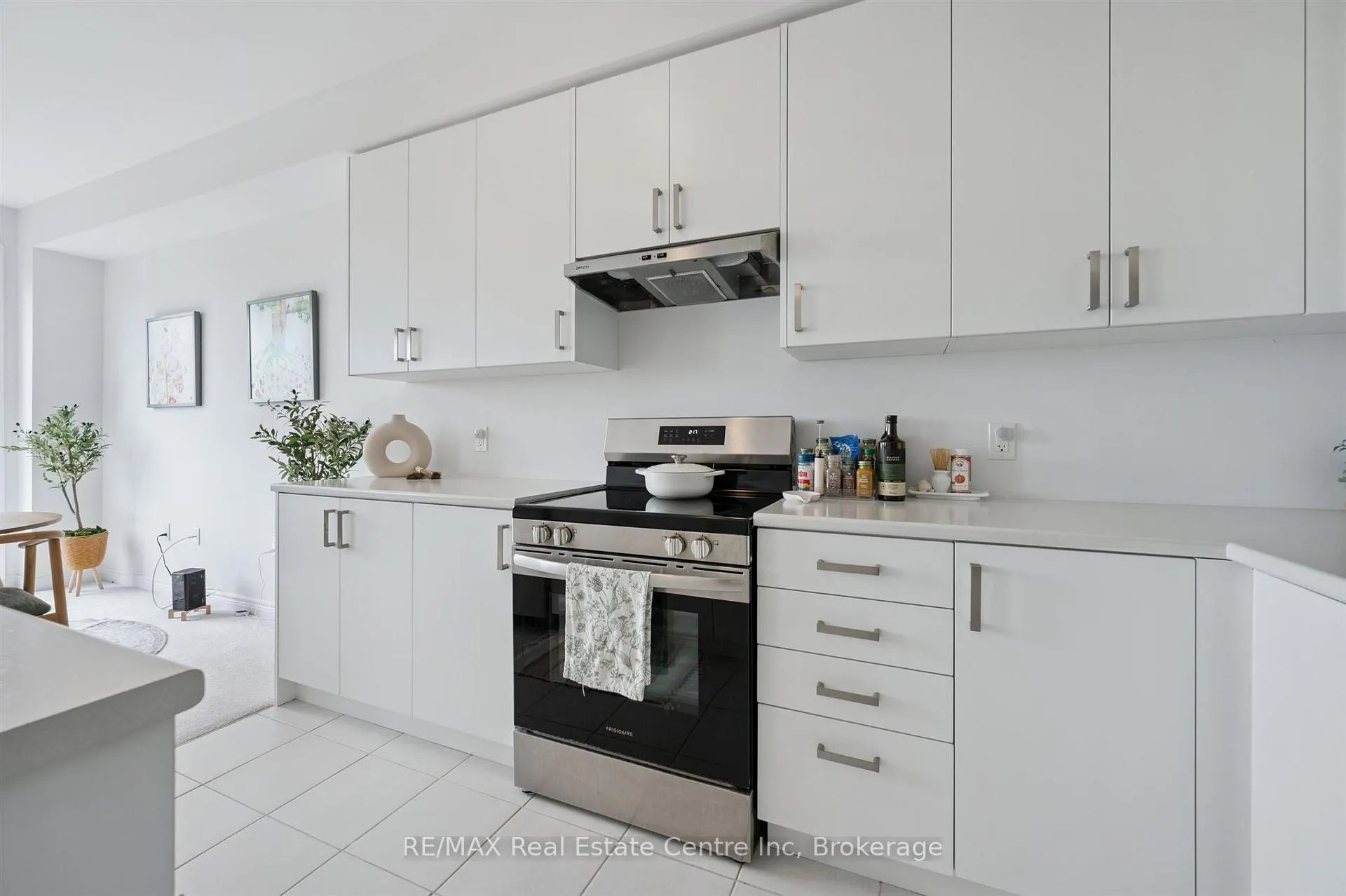 Photo 8 of 247 Farley Road, Centre Wellington, Fergus — HOMEH