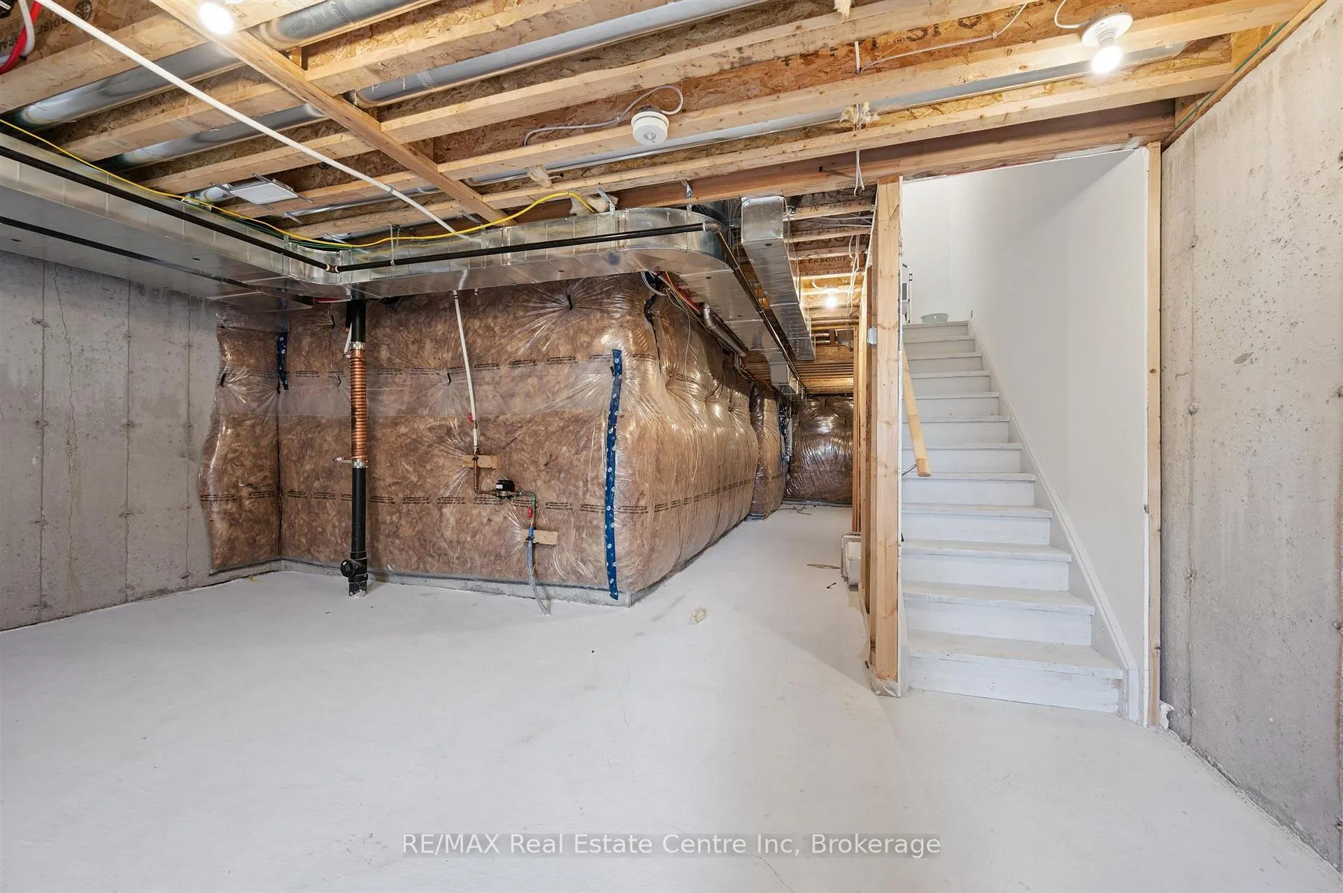 Photo 32 of 247 Farley Road, Centre Wellington, Fergus — HOMEH