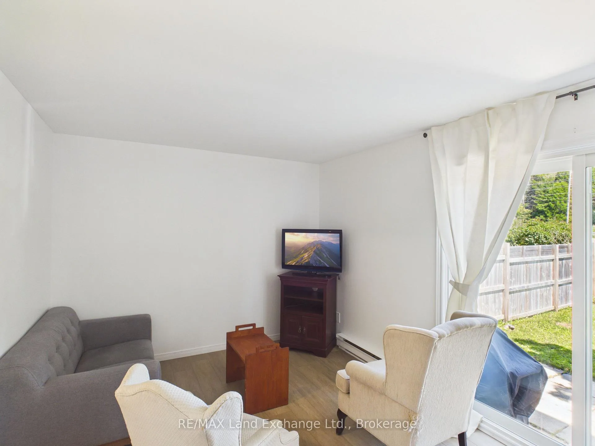 Photo 4 of 634 Hunter Street, Kincardine — HOMEH