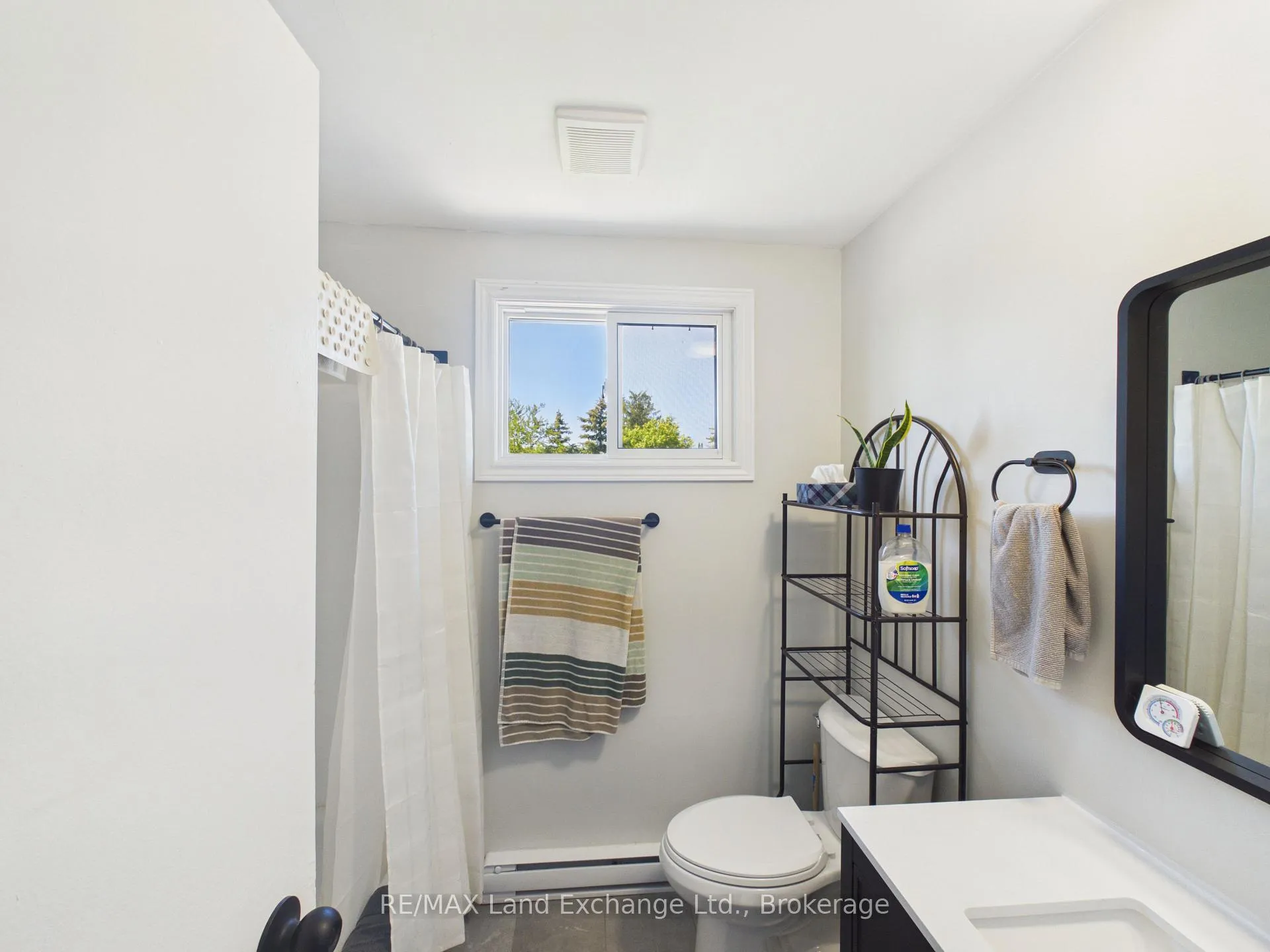 Photo 6 of 634 Hunter Street, Kincardine — HOMEH