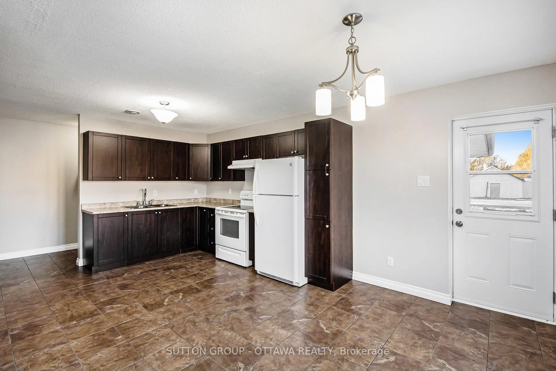 Photo 3 of Unit 2, 2461 Dunning Road, Ottawa, Cumberland West — HOMEH