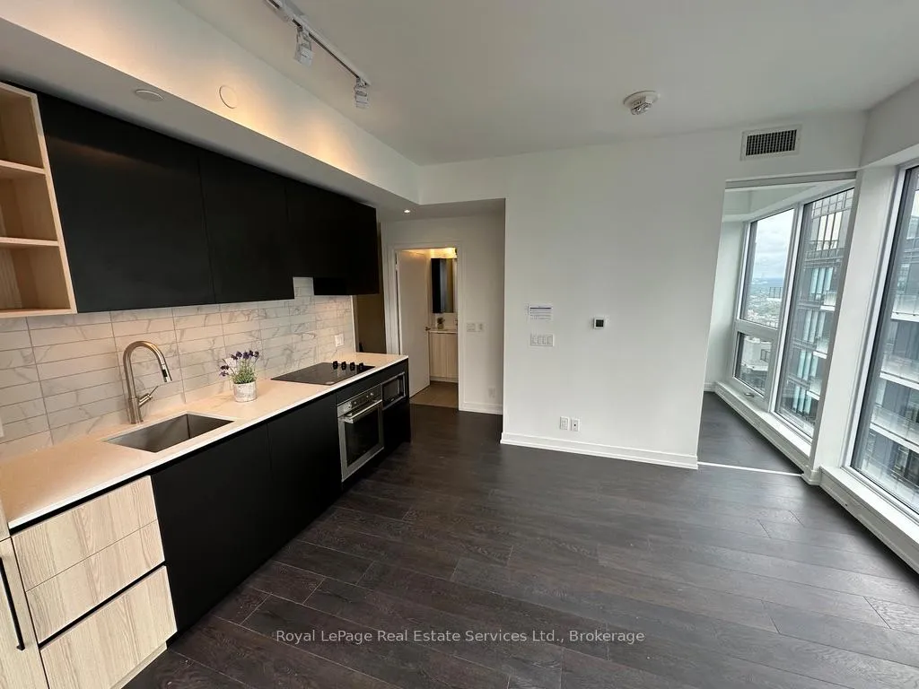 Photo 3 of Unit 4909, 55 Mercer Street, Toronto, Waterfront Communities — HOMEH