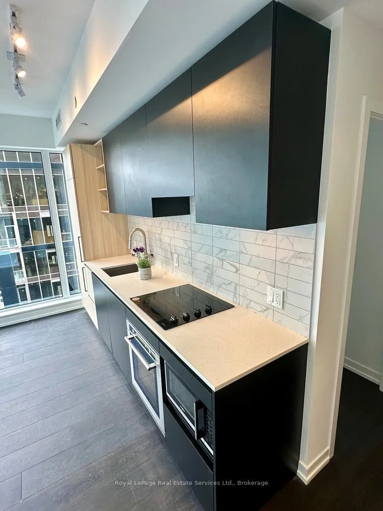 Photo 5 of Unit 4909, 55 Mercer Street, Toronto, Waterfront Communities — HOMEH