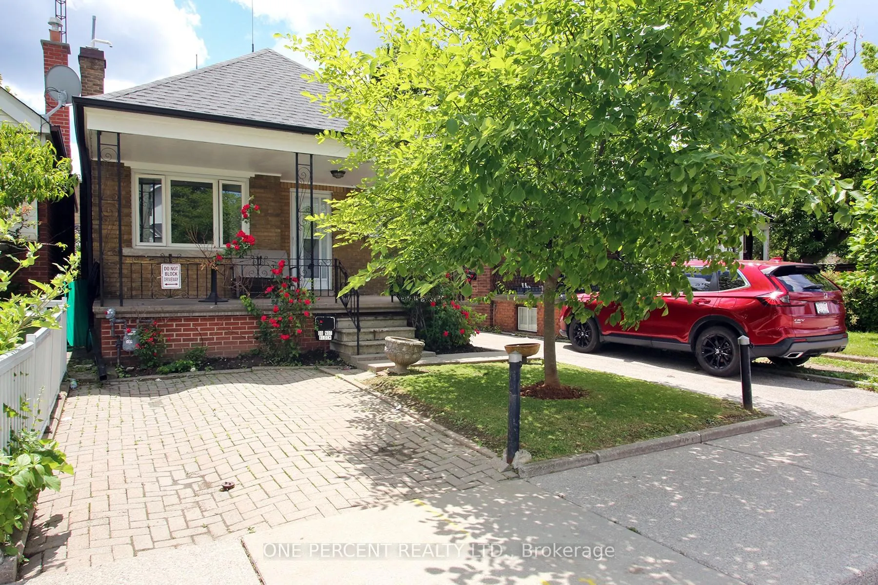 Front of 227 Livingstone Avenue