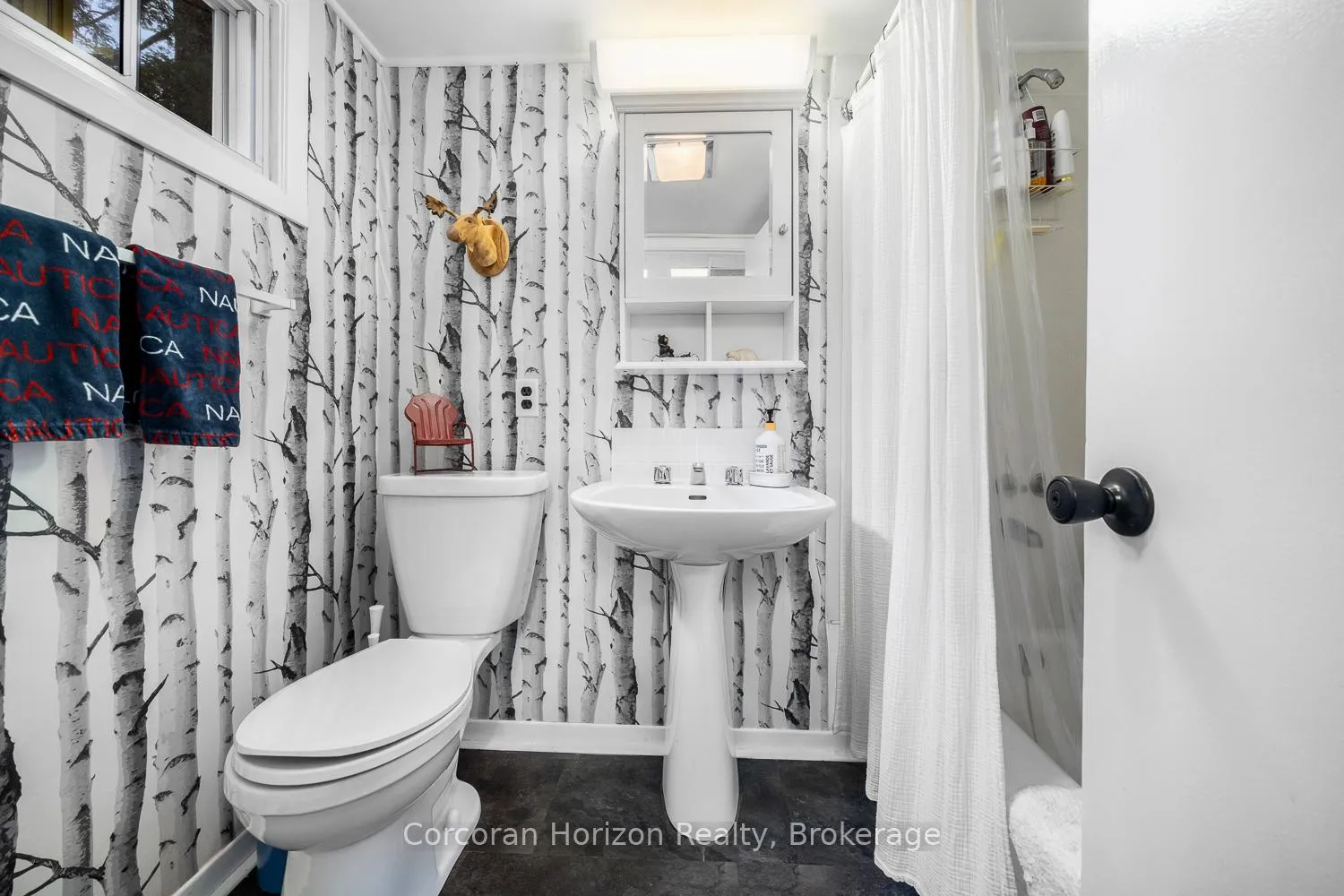 Photo 22 of 26 Sharon Park Drive, McKellar — HOMEH