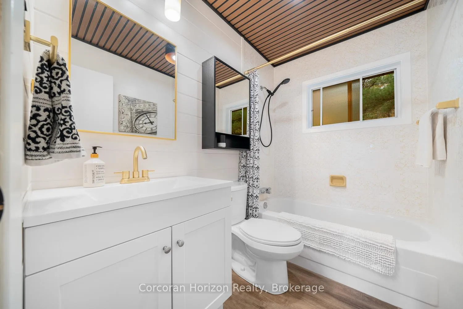Photo 23 of 26 Sharon Park Drive, McKellar — HOMEH