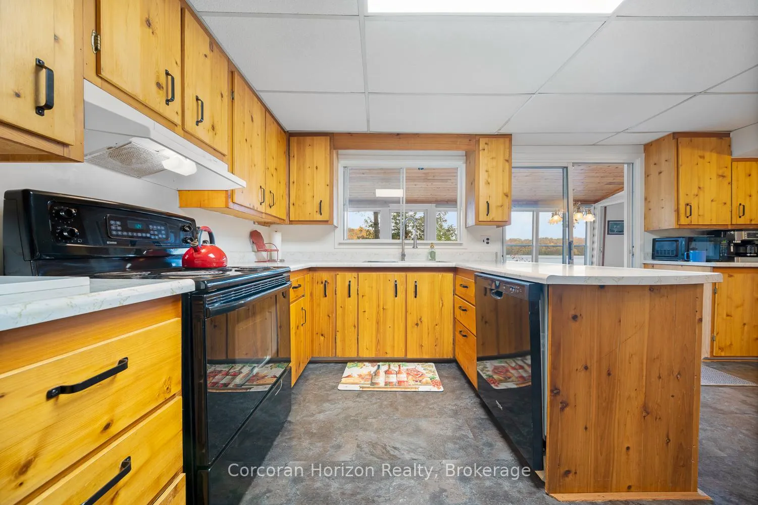 Photo 27 of 26 Sharon Park Drive, McKellar — HOMEH