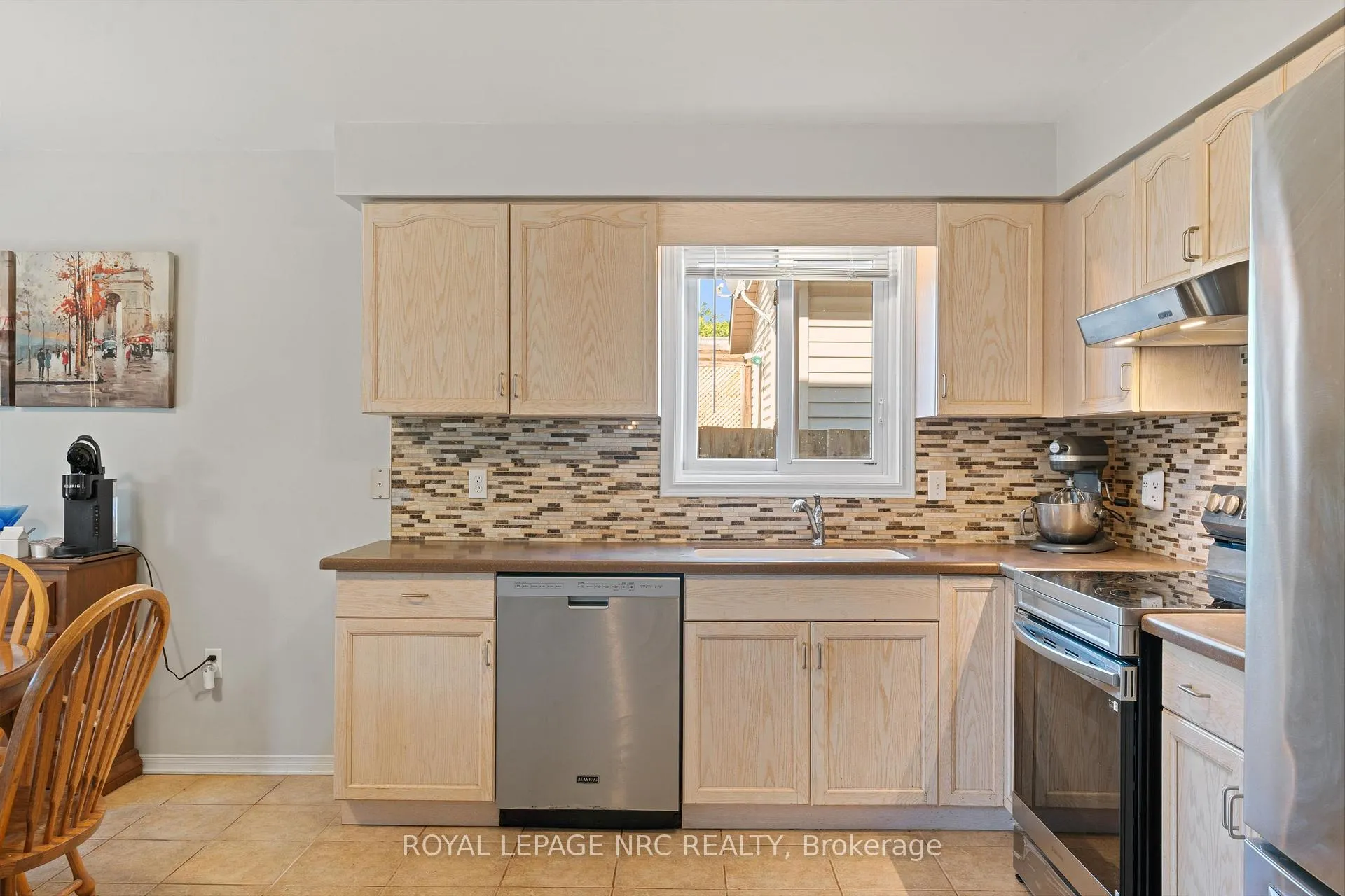 Photo 6 of 7722 Yvette Crescent, Niagara Falls, Ascot — HOMEH