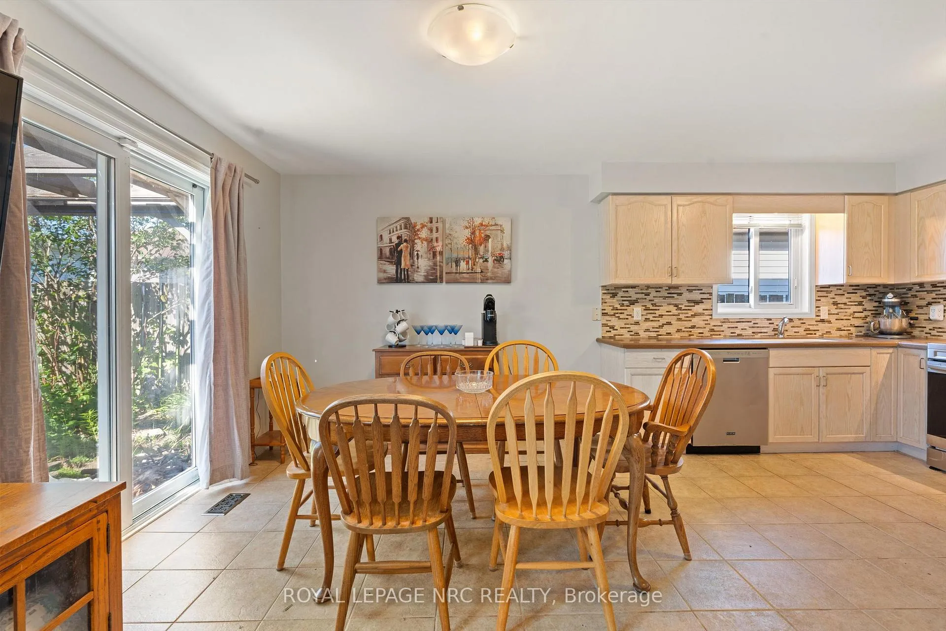 Photo 8 of 7722 Yvette Crescent, Niagara Falls, Ascot — HOMEH