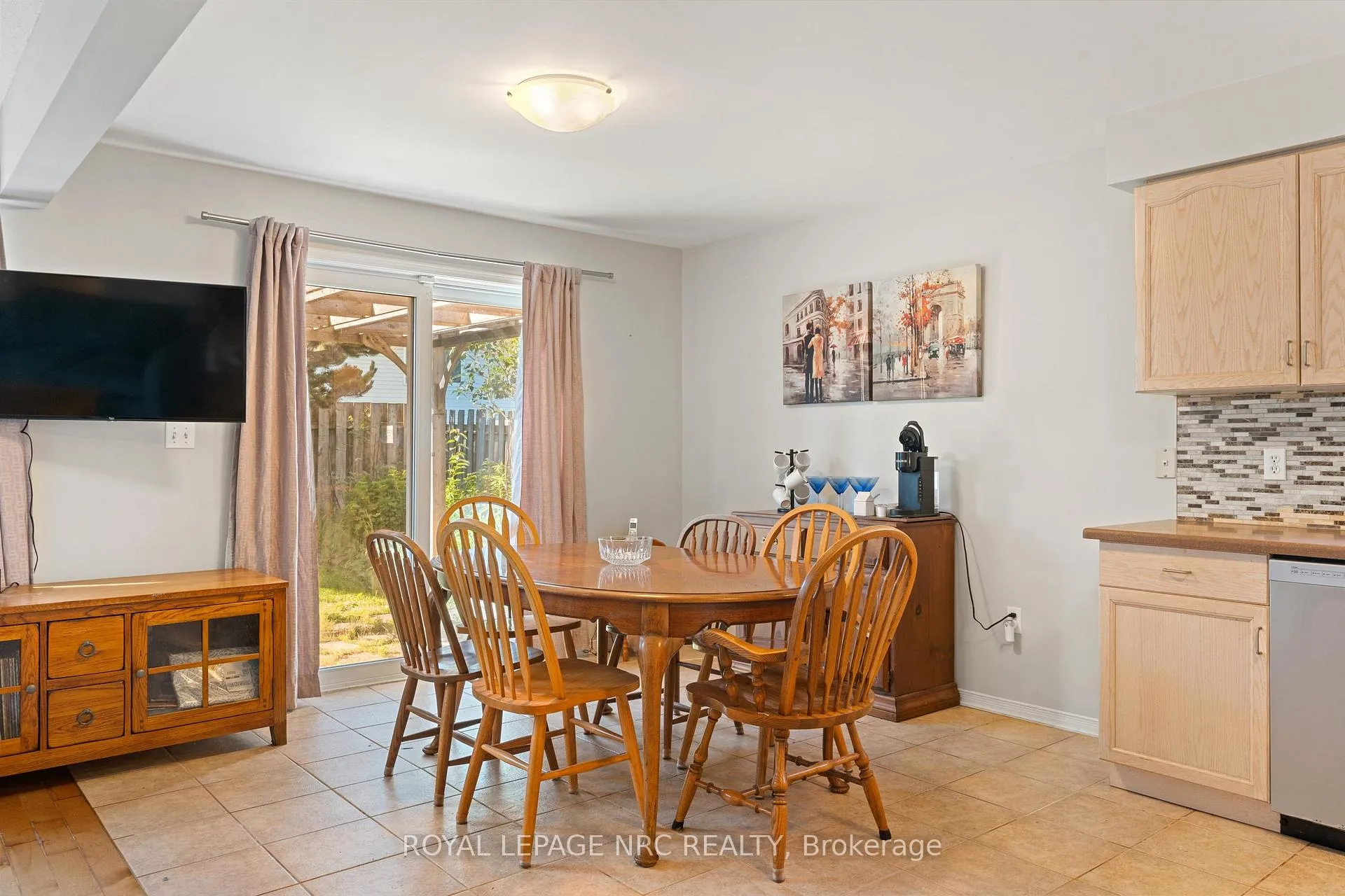 Photo 10 of 7722 Yvette Crescent, Niagara Falls, Ascot — HOMEH