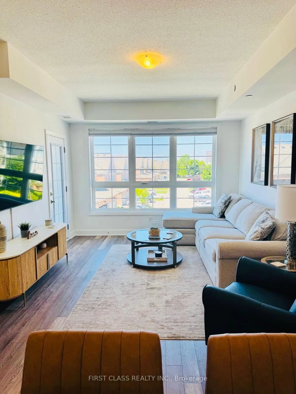 Photo 6 of Unit 306, 50 Lakebreeze Drive, Clarington, Newcastle — HOMEH