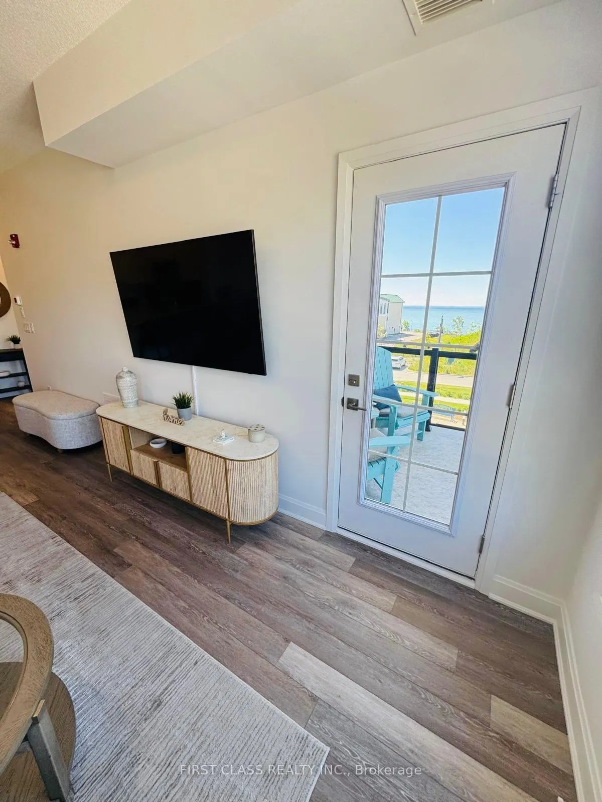 Photo 7 of Unit 306, 50 Lakebreeze Drive, Clarington, Newcastle — HOMEH