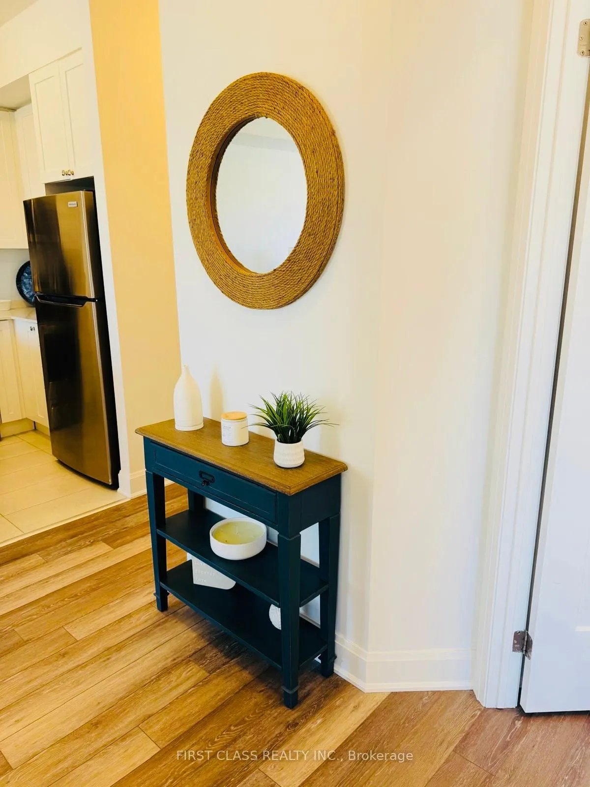 Photo 9 of Unit 306, 50 Lakebreeze Drive, Clarington, Newcastle — HOMEH