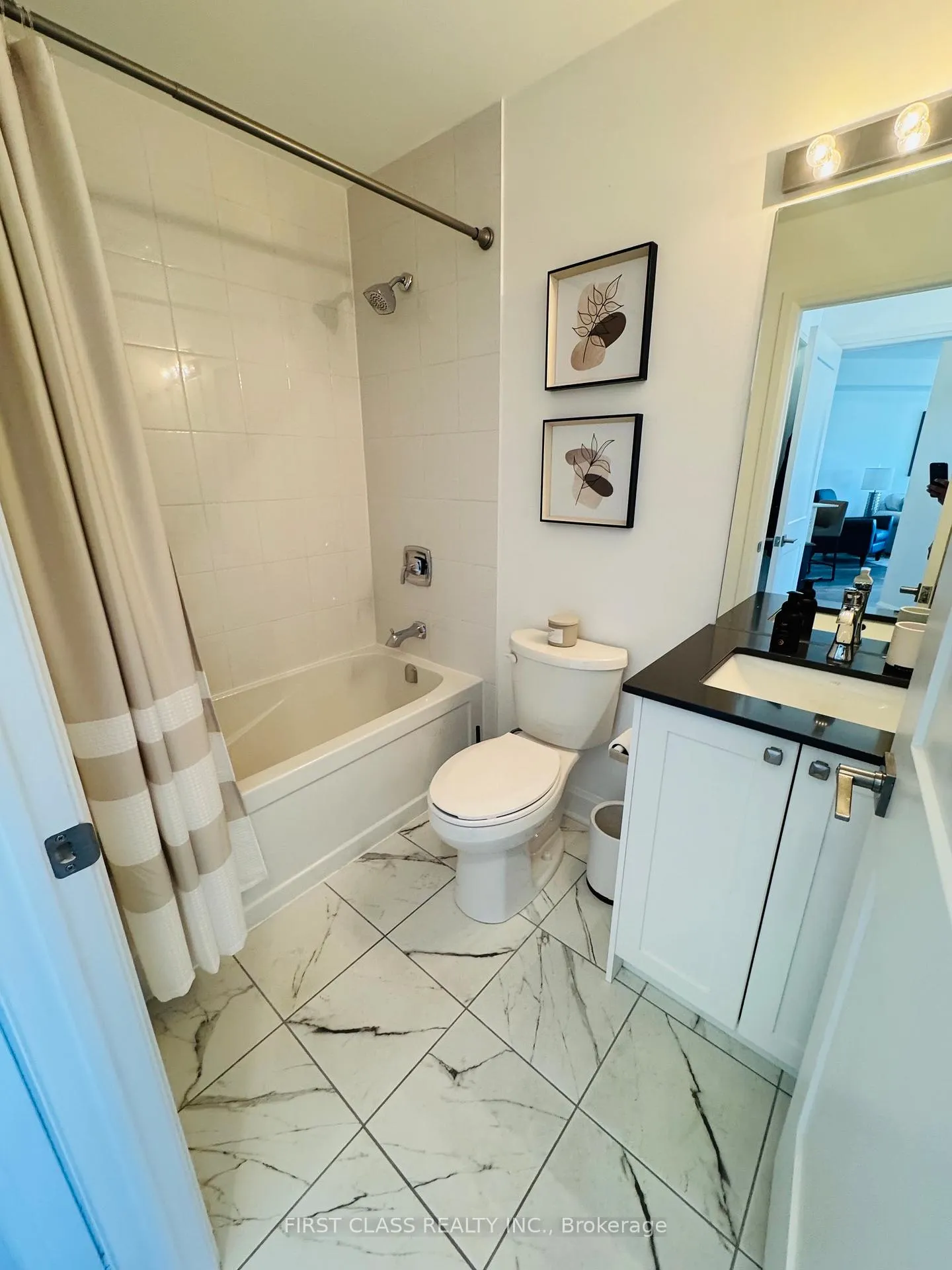 Photo 11 of Unit 306, 50 Lakebreeze Drive, Clarington, Newcastle — HOMEH