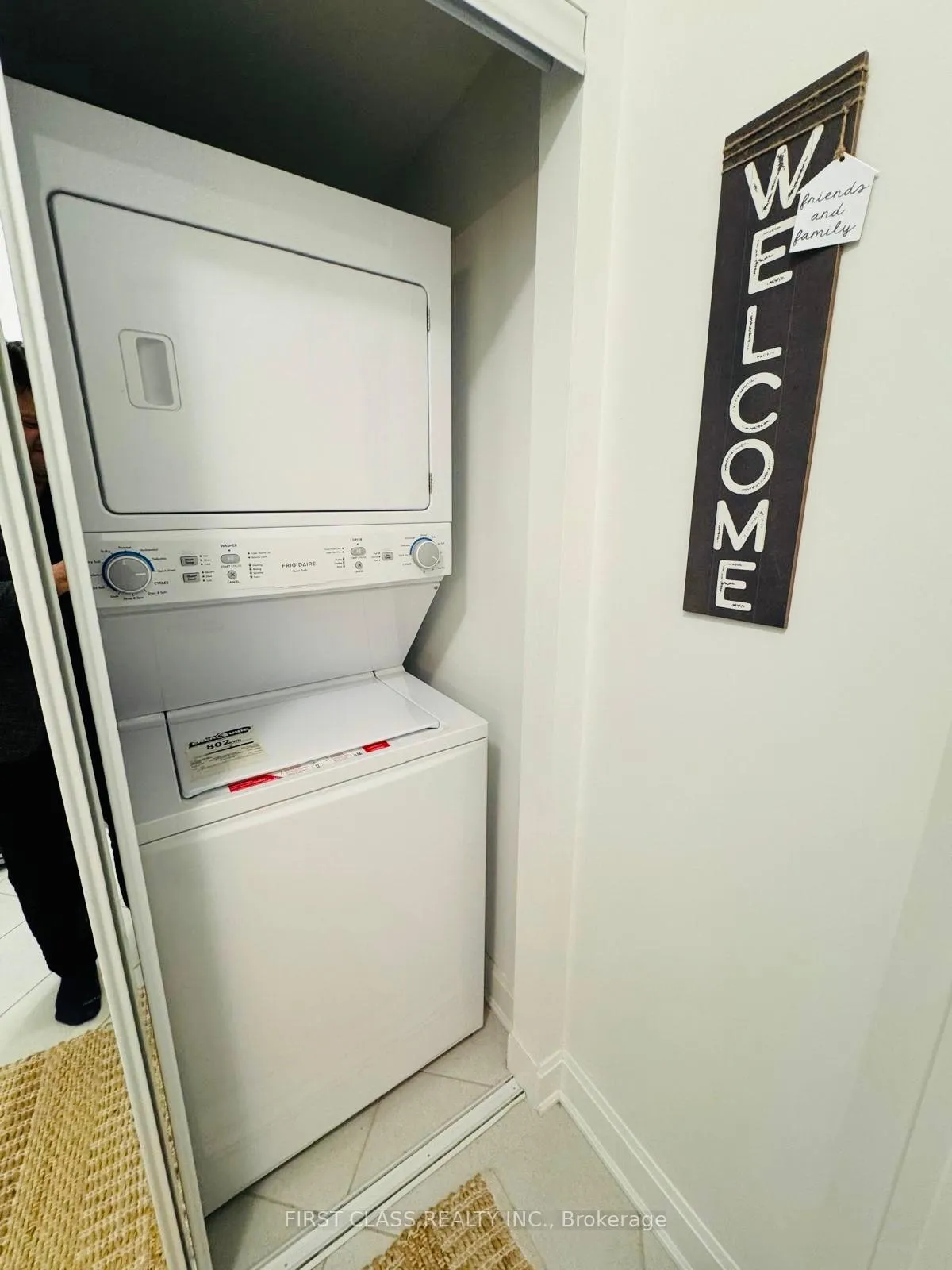 Photo 16 of Unit 306, 50 Lakebreeze Drive, Clarington, Newcastle — HOMEH
