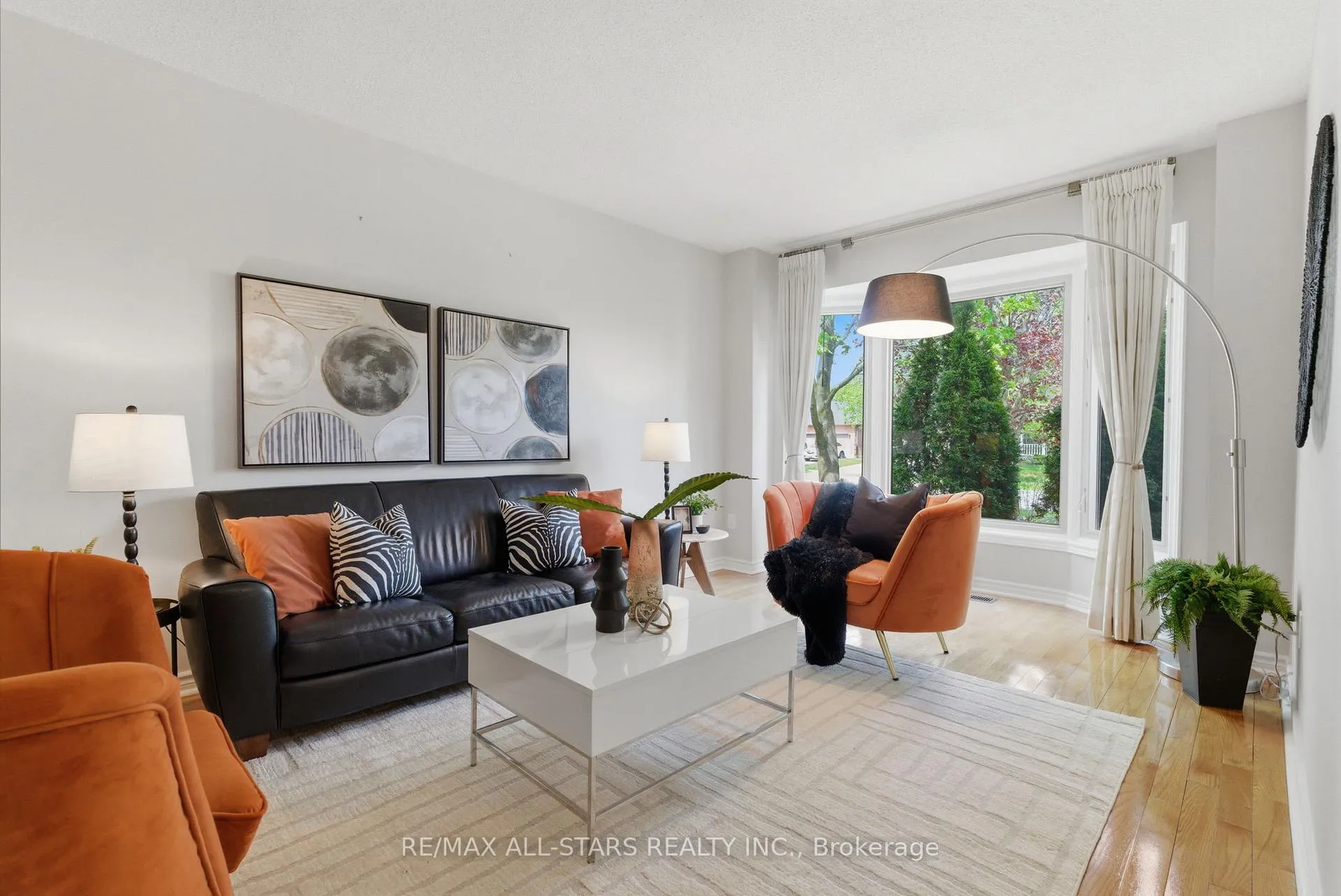 Photo 3 of 28 Testa Road, Uxbridge — HOMEH