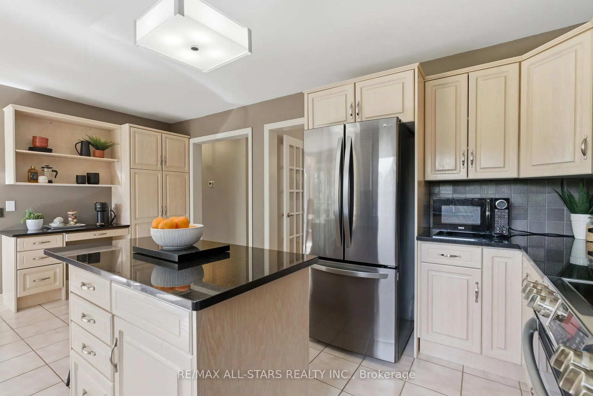 Photo 10 of 28 Testa Road, Uxbridge — HOMEH