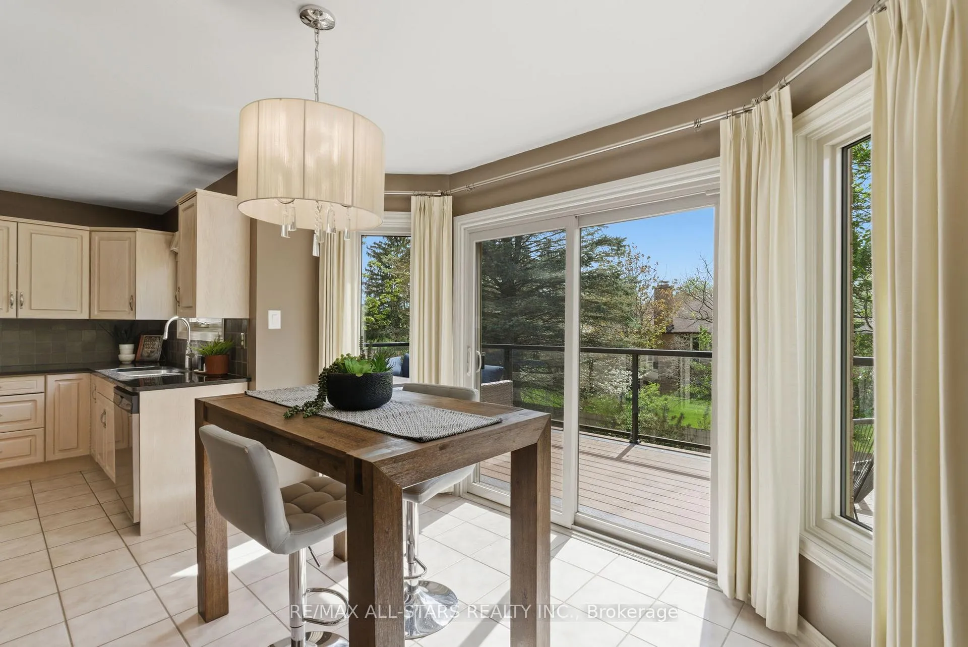 Photo 12 of 28 Testa Road, Uxbridge — HOMEH