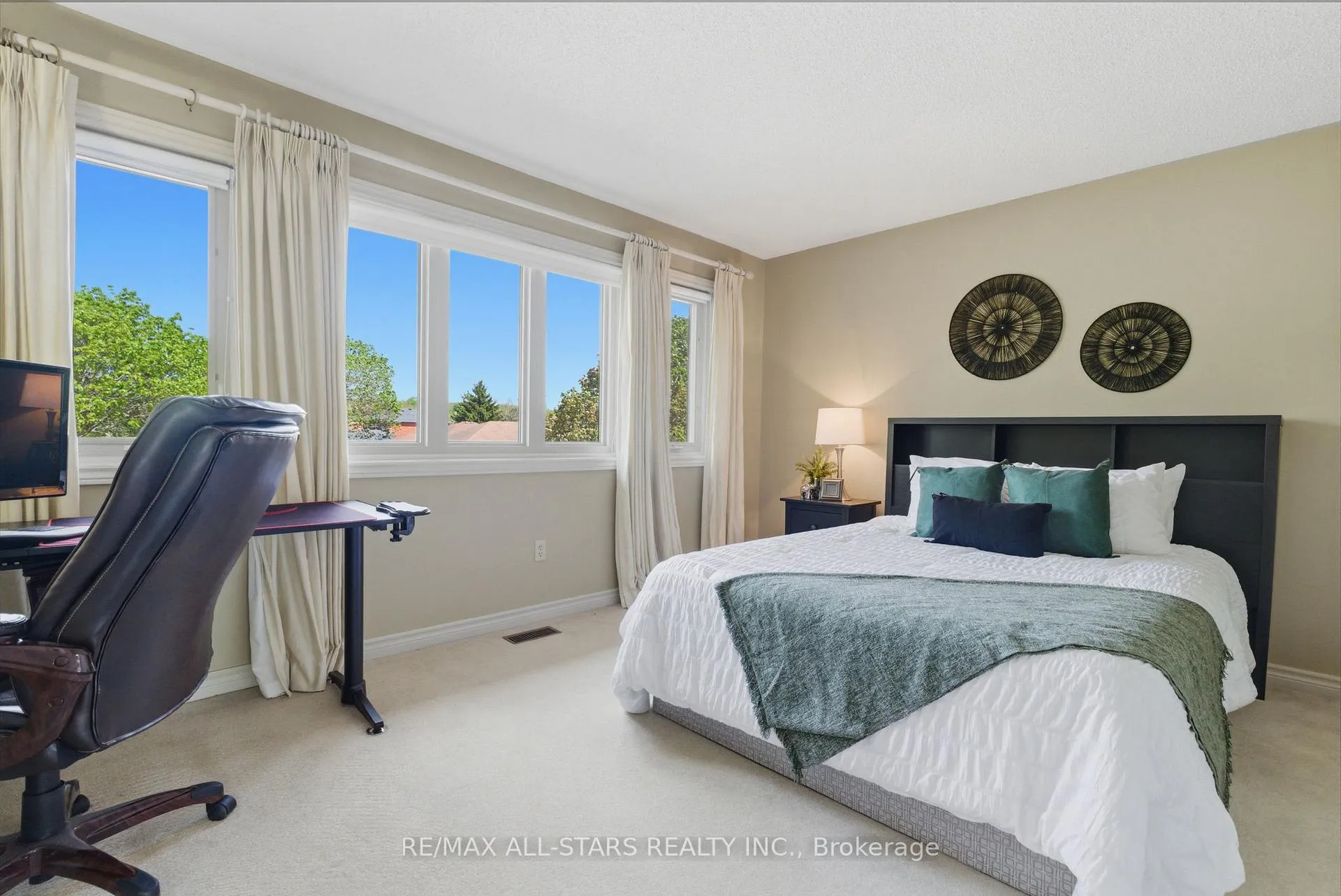 Photo 29 of 28 Testa Road, Uxbridge — HOMEH