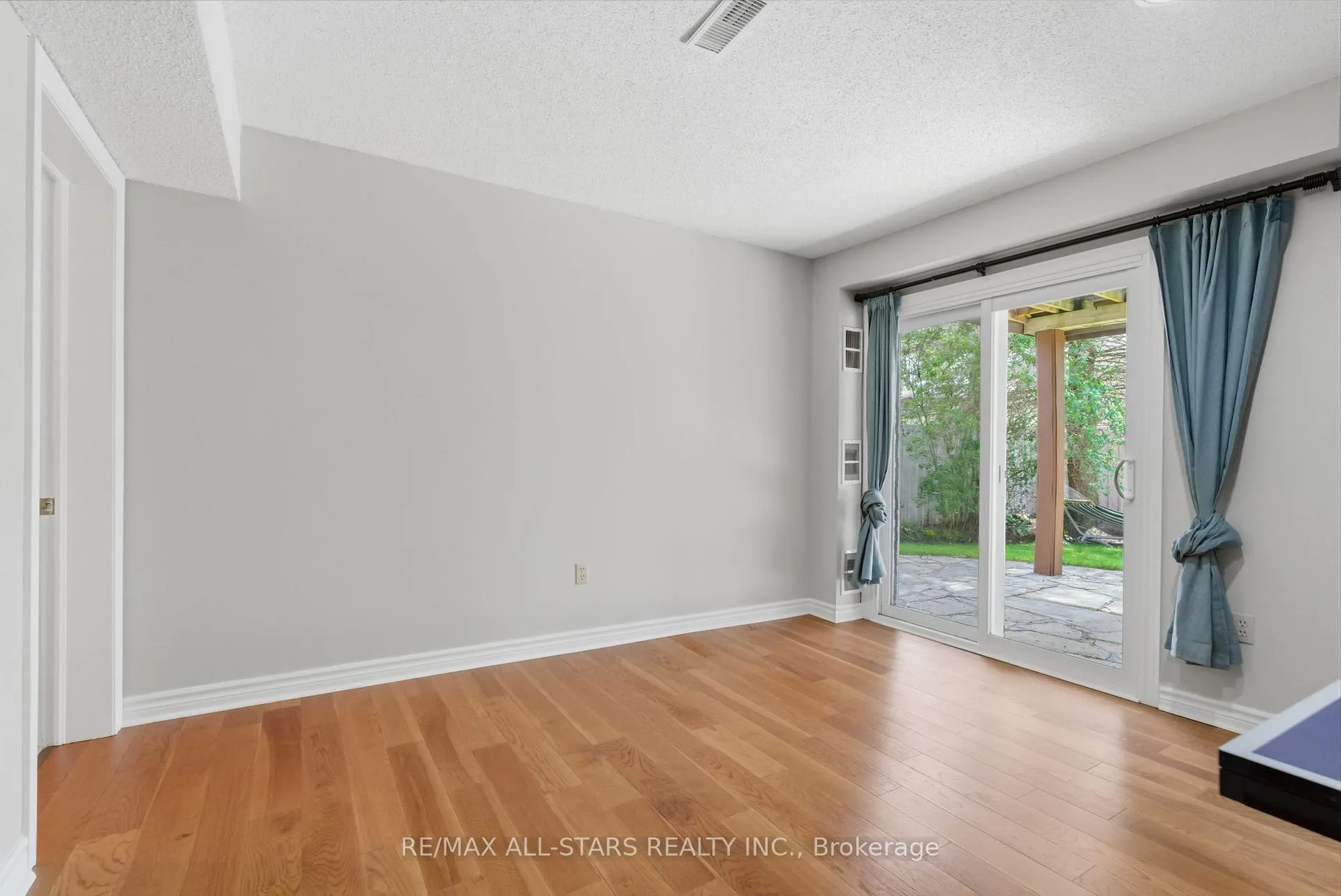 Photo 42 of 28 Testa Road, Uxbridge — HOMEH