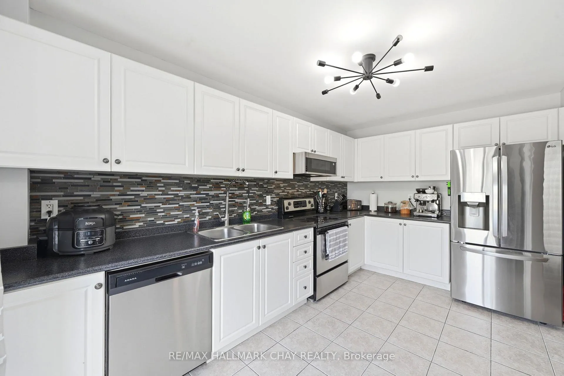 Photo 15 of 160 Stonemount Crescent, Essa, Angus — HOMEH