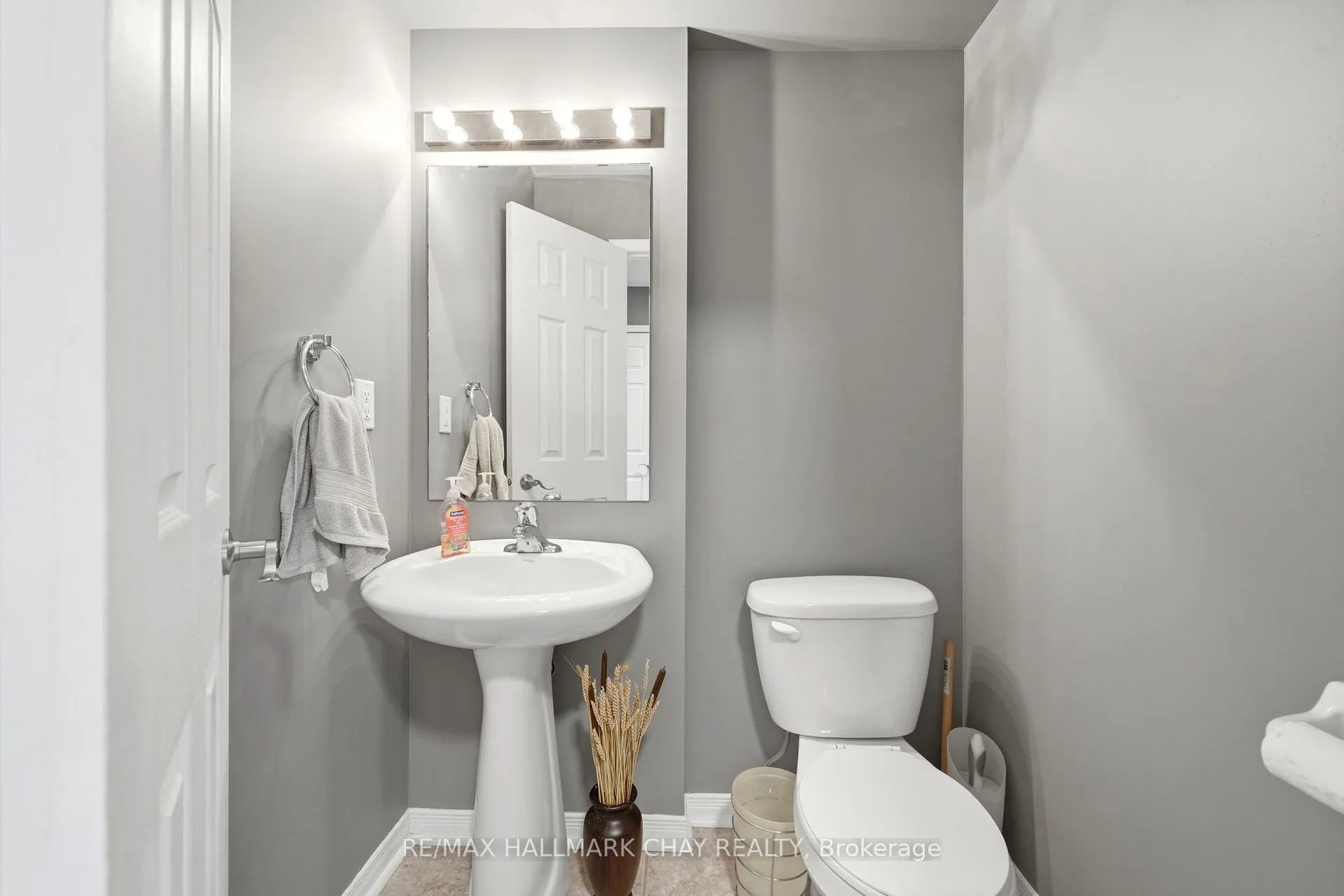 Photo 20 of 160 Stonemount Crescent, Essa, Angus — HOMEH