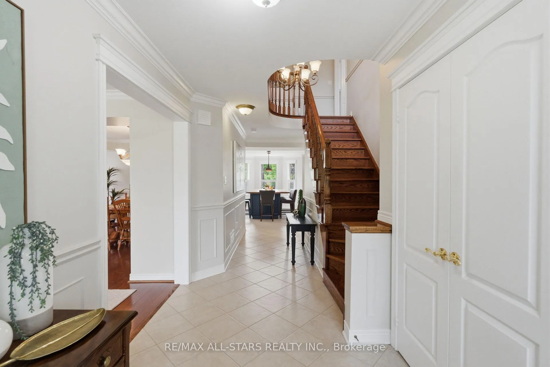 Photo 5 of 52 Alsop Place, Uxbridge — HOMEH