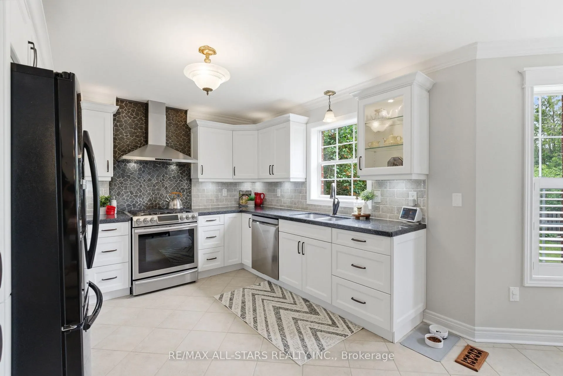 Photo 12 of 52 Alsop Place, Uxbridge — HOMEH
