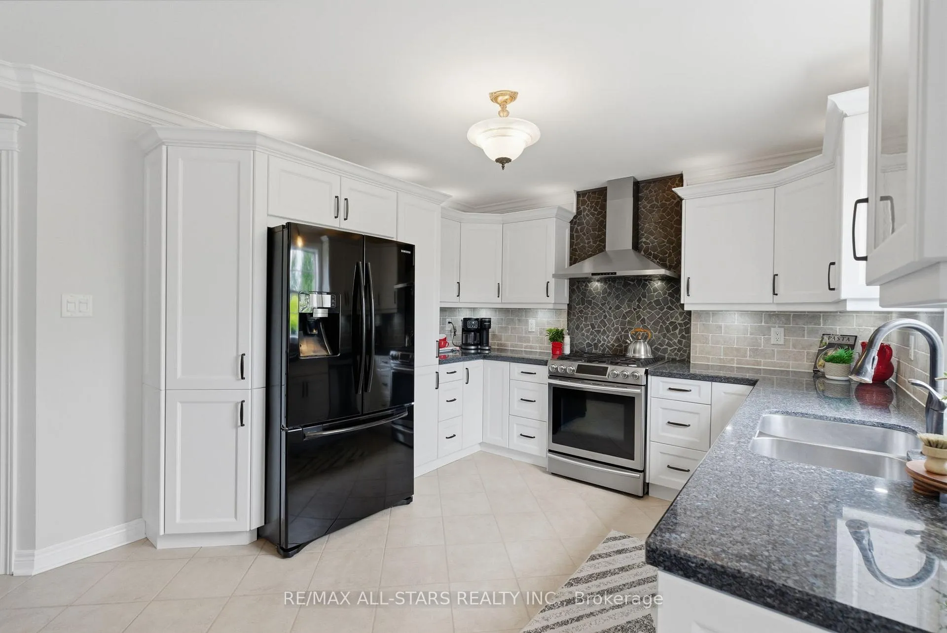 Photo 13 of 52 Alsop Place, Uxbridge — HOMEH