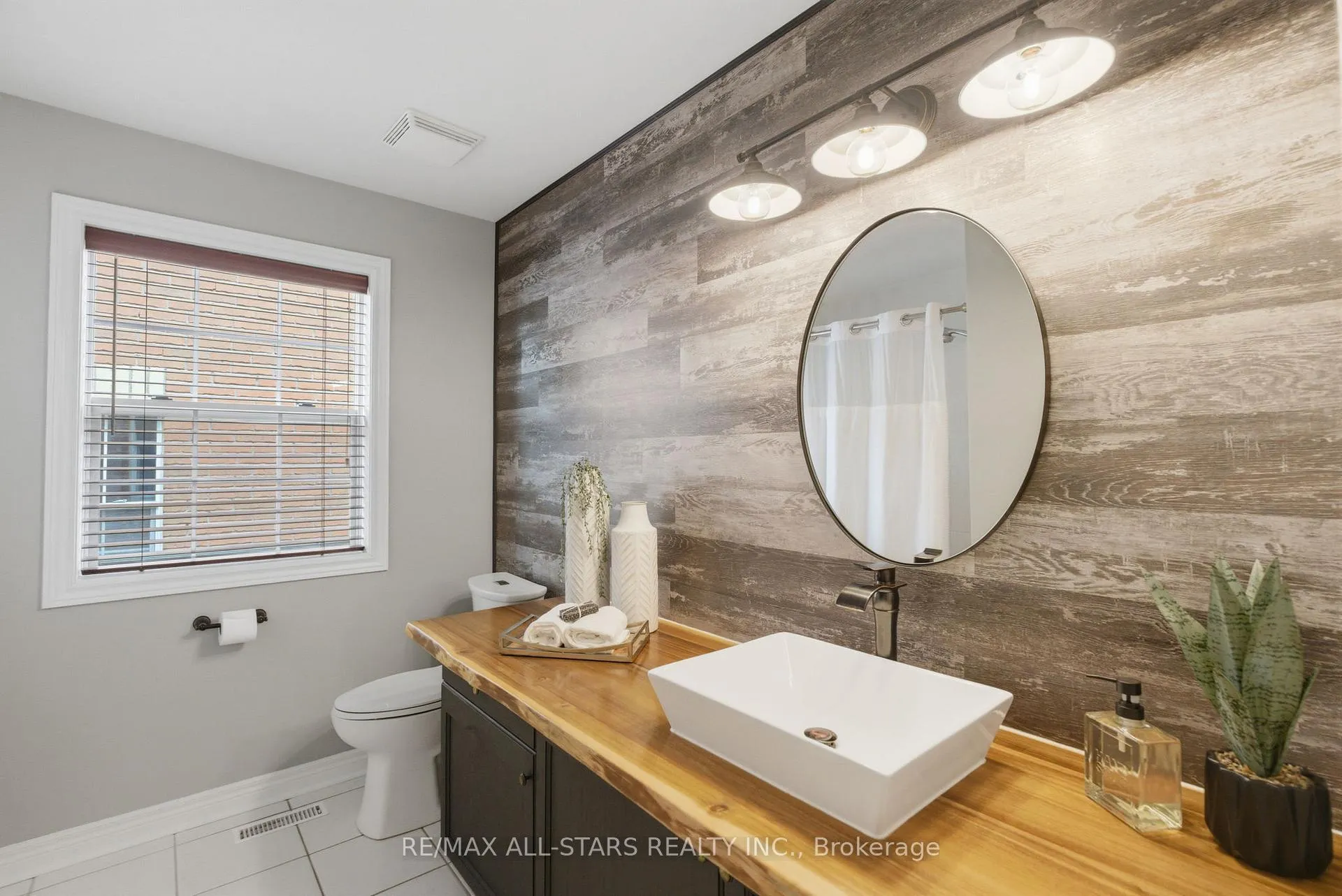 Photo 32 of 52 Alsop Place, Uxbridge — HOMEH