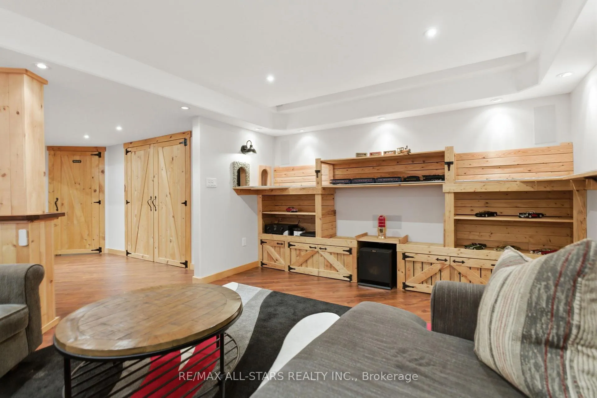 Photo 38 of 52 Alsop Place, Uxbridge — HOMEH