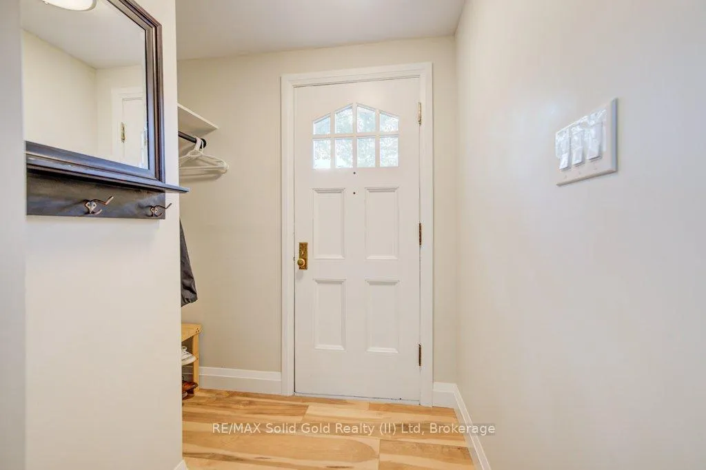 Photo 4 of 38 Sydney Street N, Kitchener — HOMEH