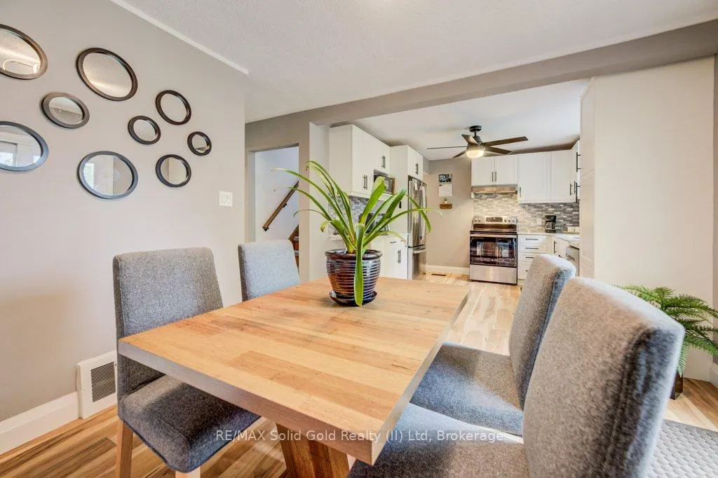 Photo 10 of 38 Sydney Street N, Kitchener — HOMEH