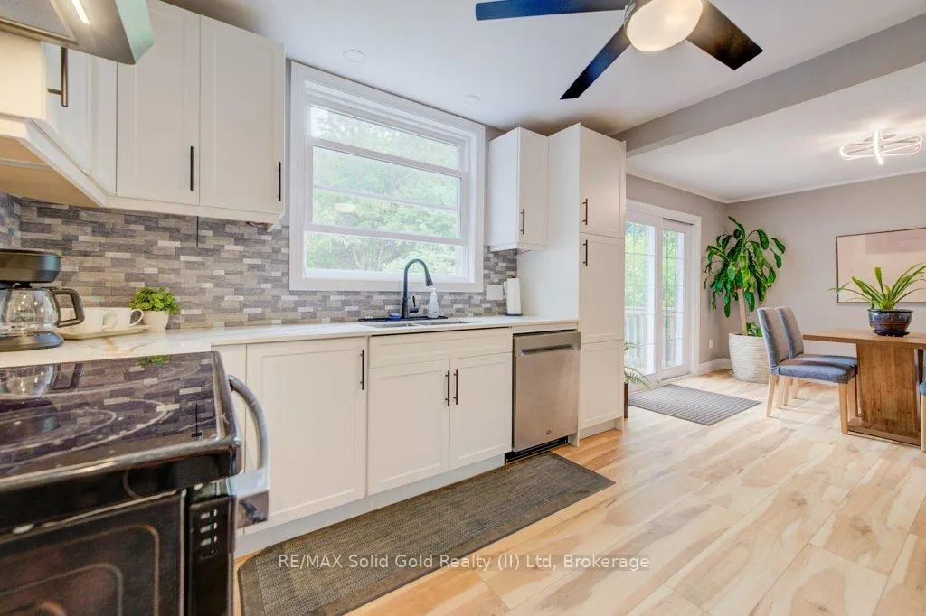 Photo 14 of 38 Sydney Street N, Kitchener — HOMEH