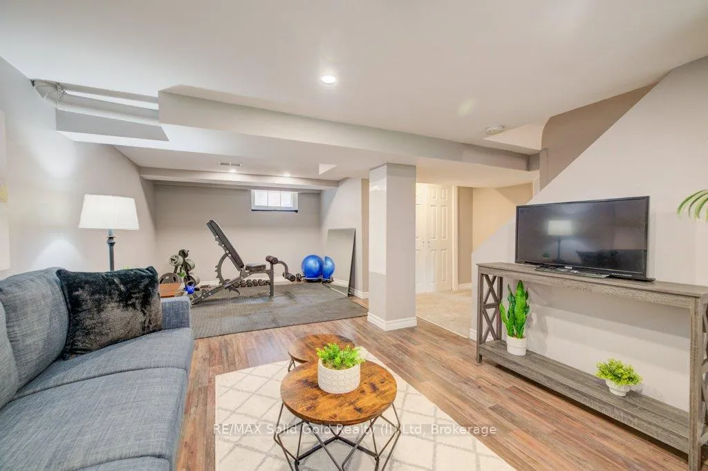 Photo 25 of 38 Sydney Street N, Kitchener — HOMEH