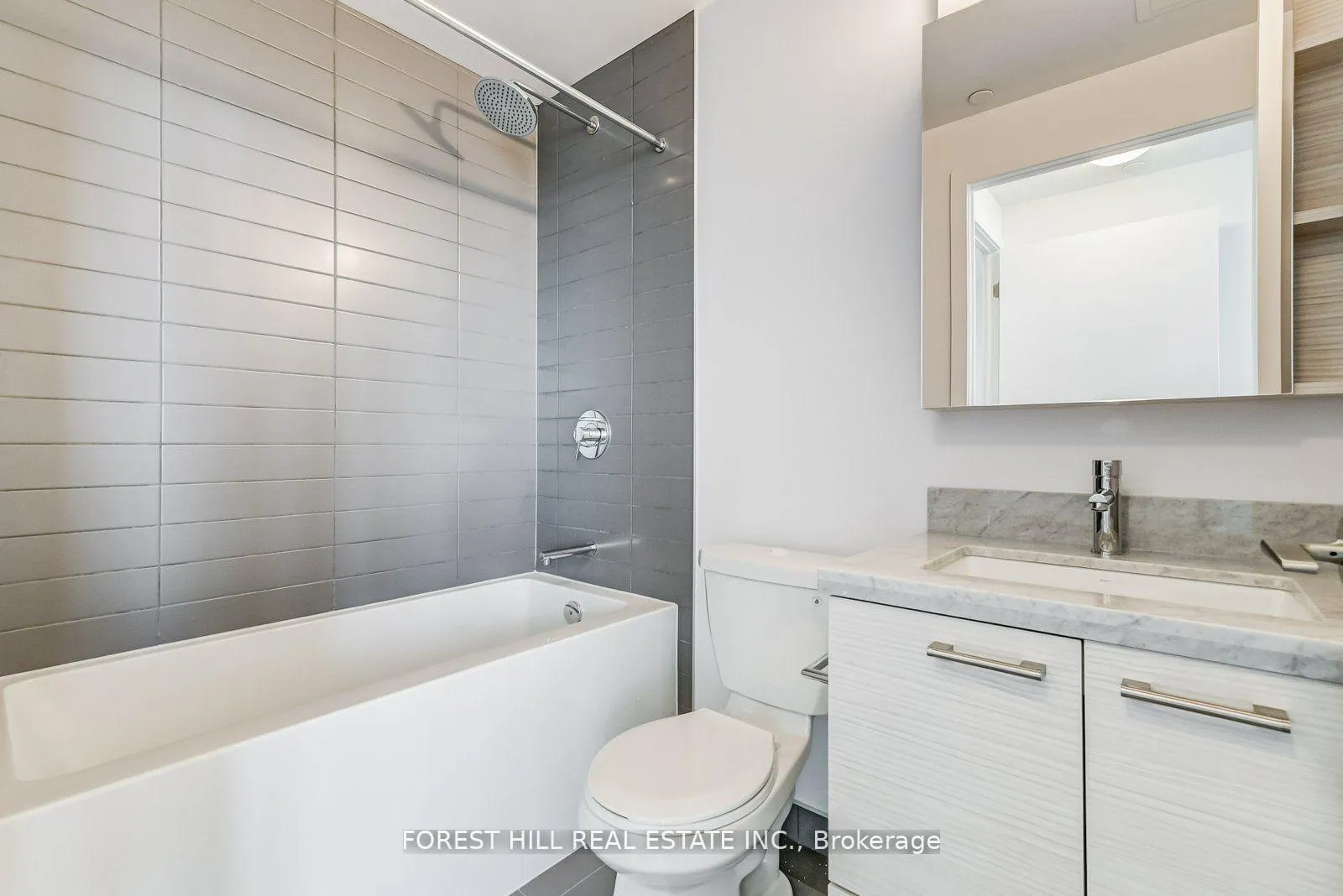 Photo 10 of Unit 5402, 2221 Yonge Street, Toronto, Mount Pleasant West — HOMEH