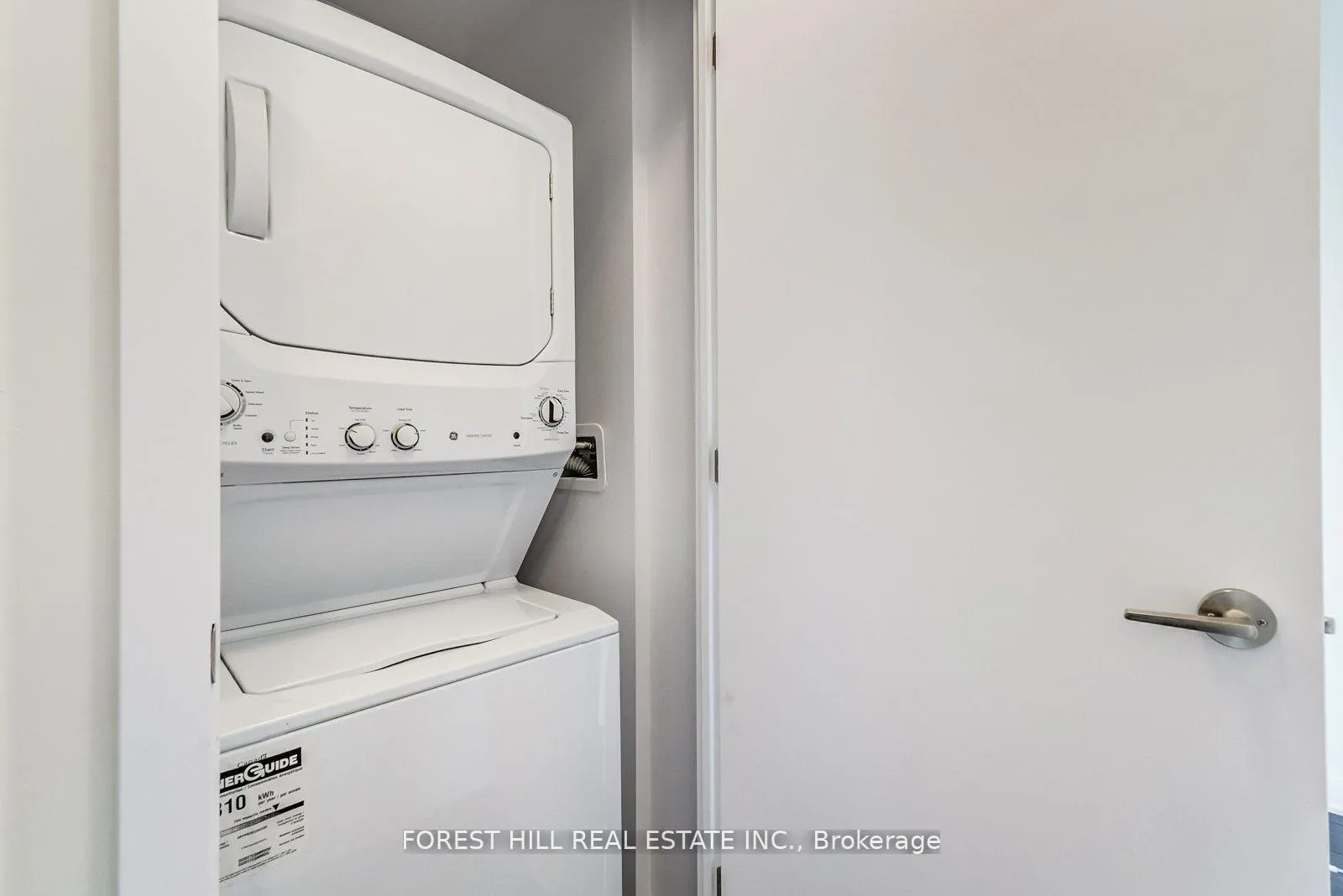 Photo 13 of Unit 5402, 2221 Yonge Street, Toronto, Mount Pleasant West — HOMEH
