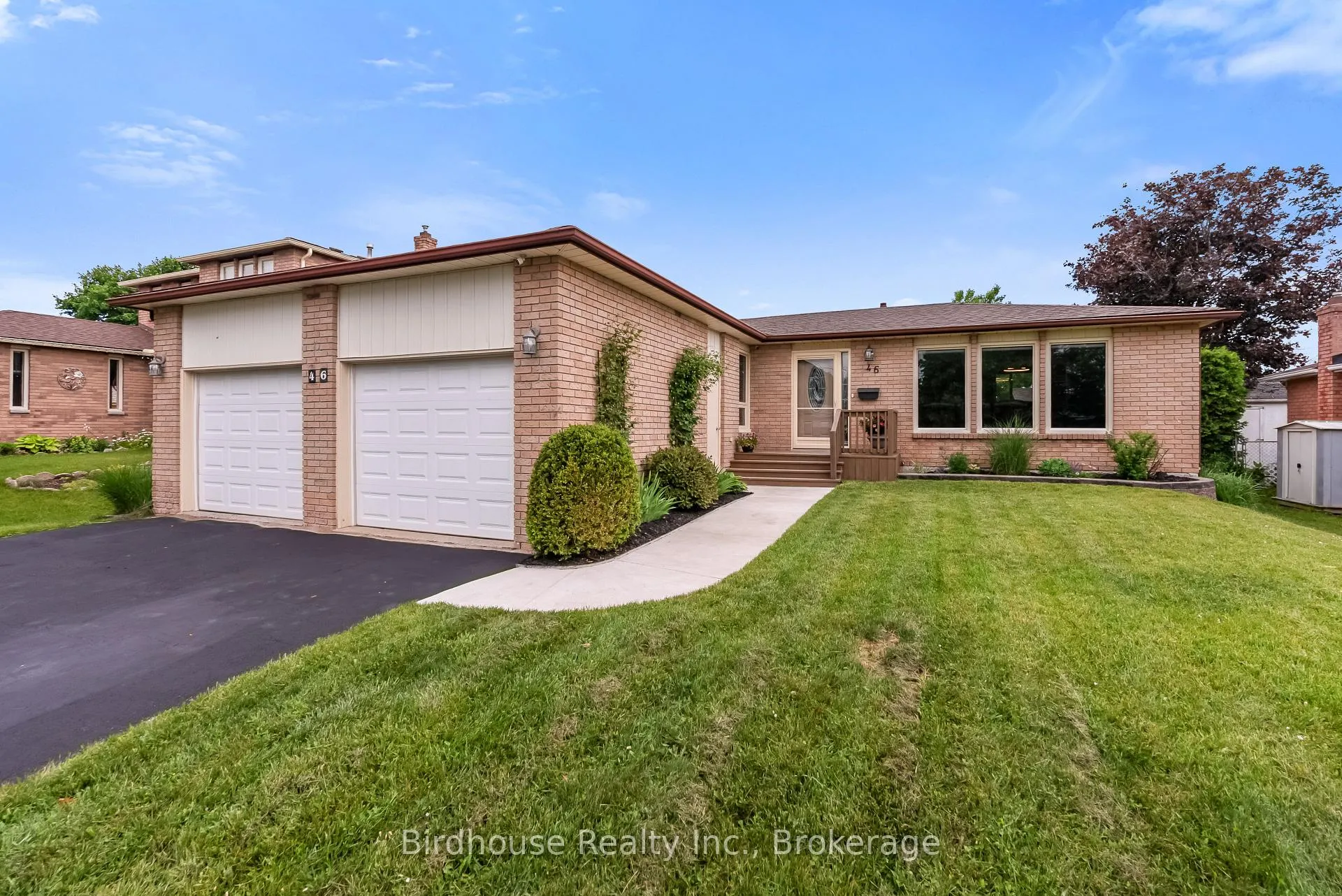 Photo 2 of 46 Corneil Street, Kawartha Lakes, Lindsay — HOMEH