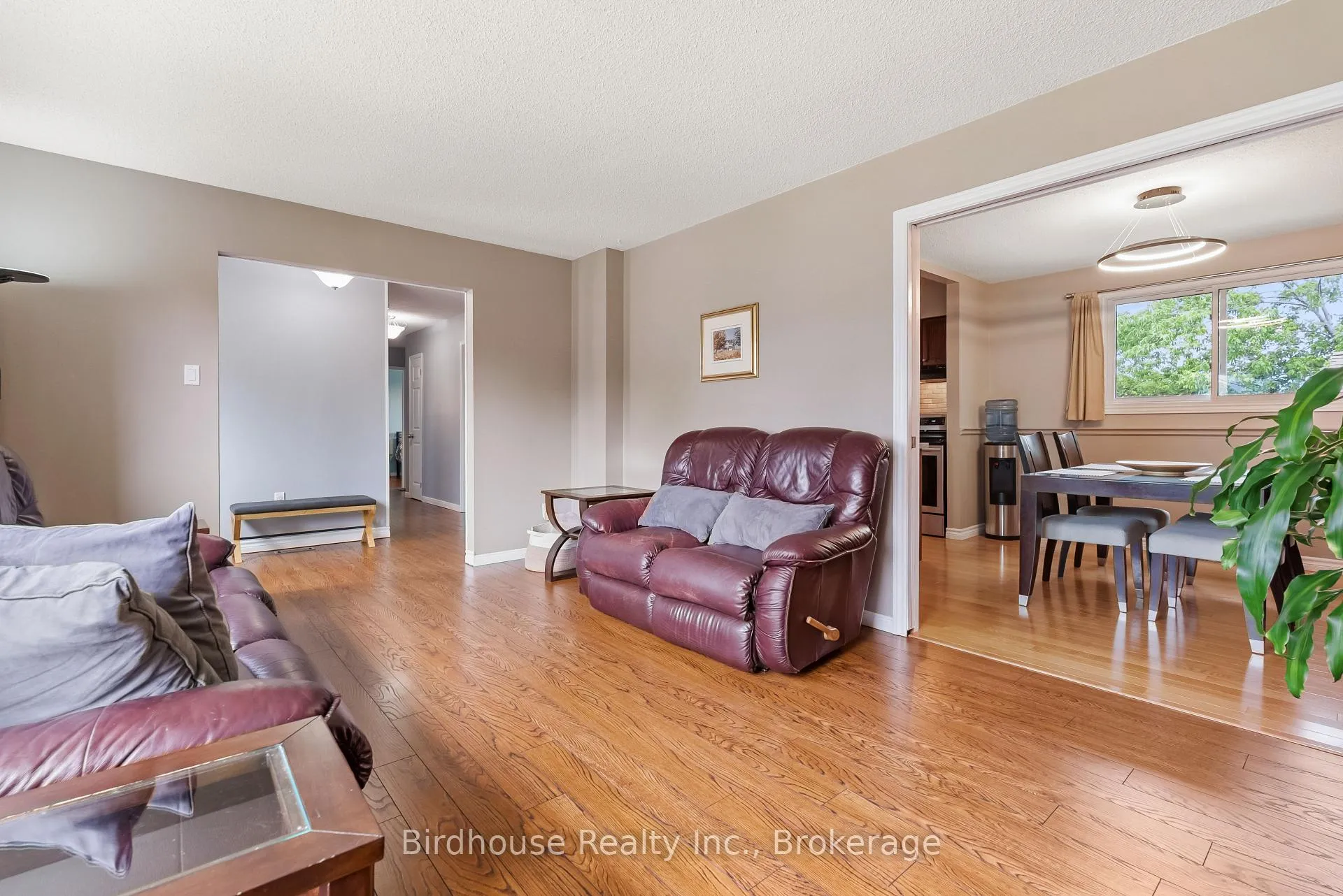 Photo 7 of 46 Corneil Street, Kawartha Lakes, Lindsay — HOMEH