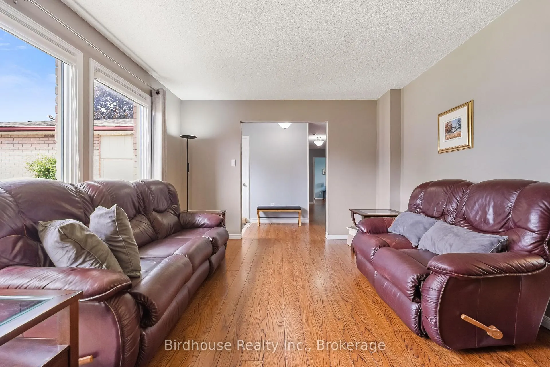Photo 8 of 46 Corneil Street, Kawartha Lakes, Lindsay — HOMEH